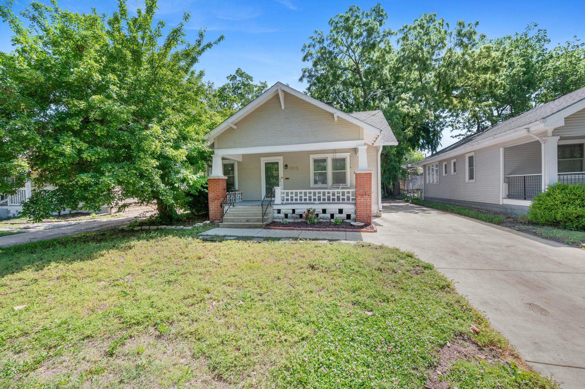 1312 N Woodrow Ave Property Photo 1