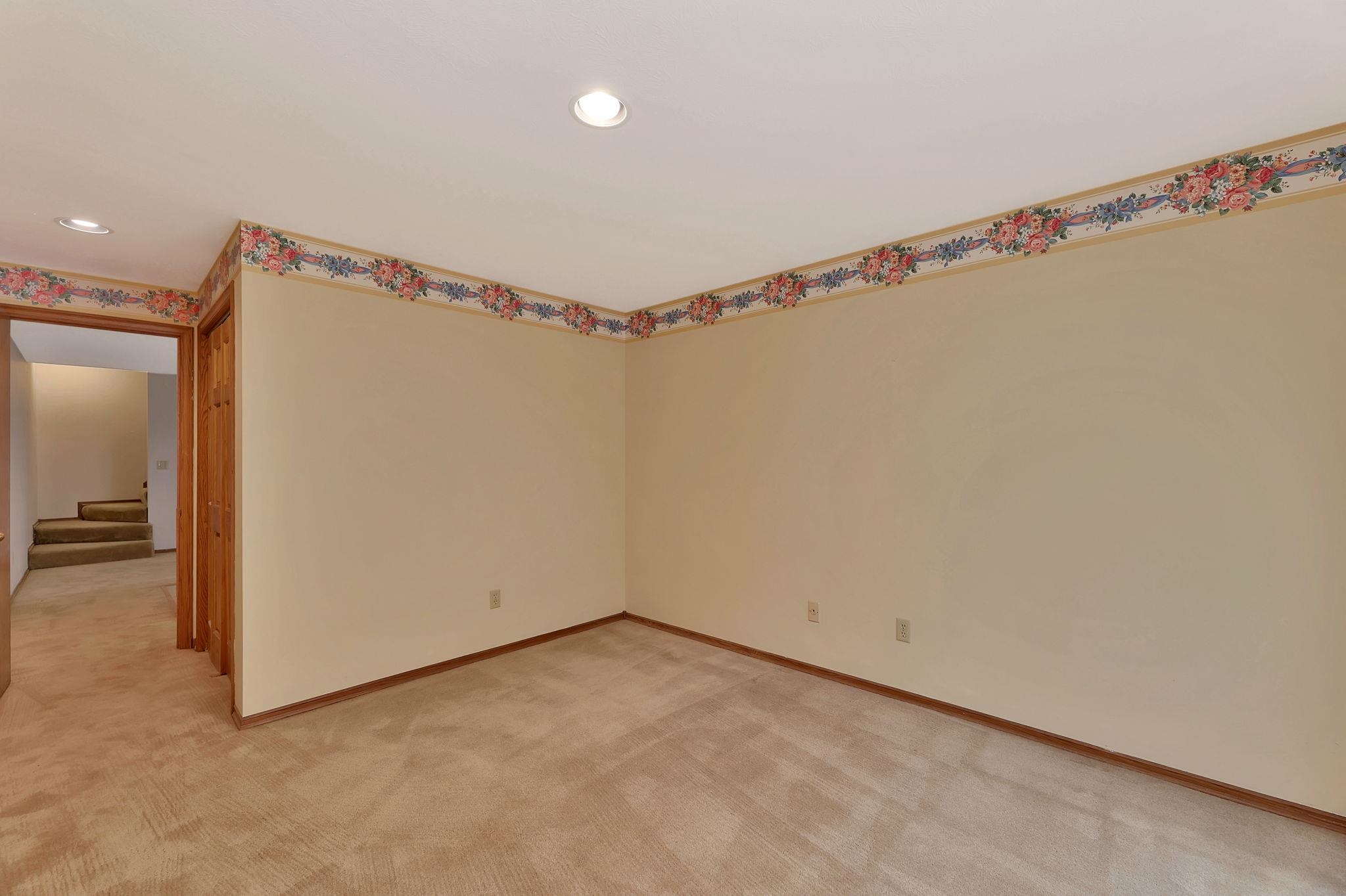 2530 N Greenleaf Ct Property Photo 30