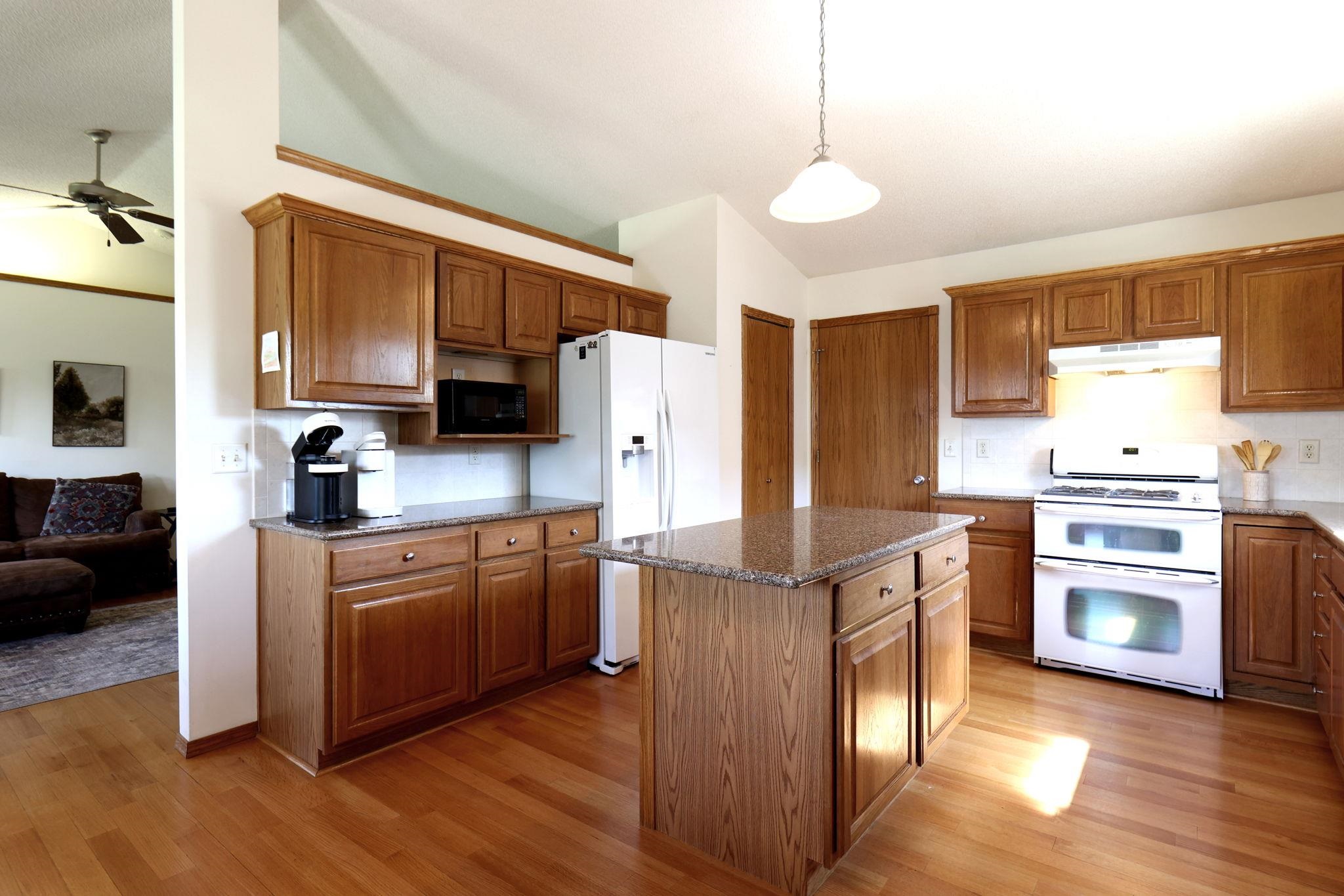 809 W Putter Ct Property Photo 8