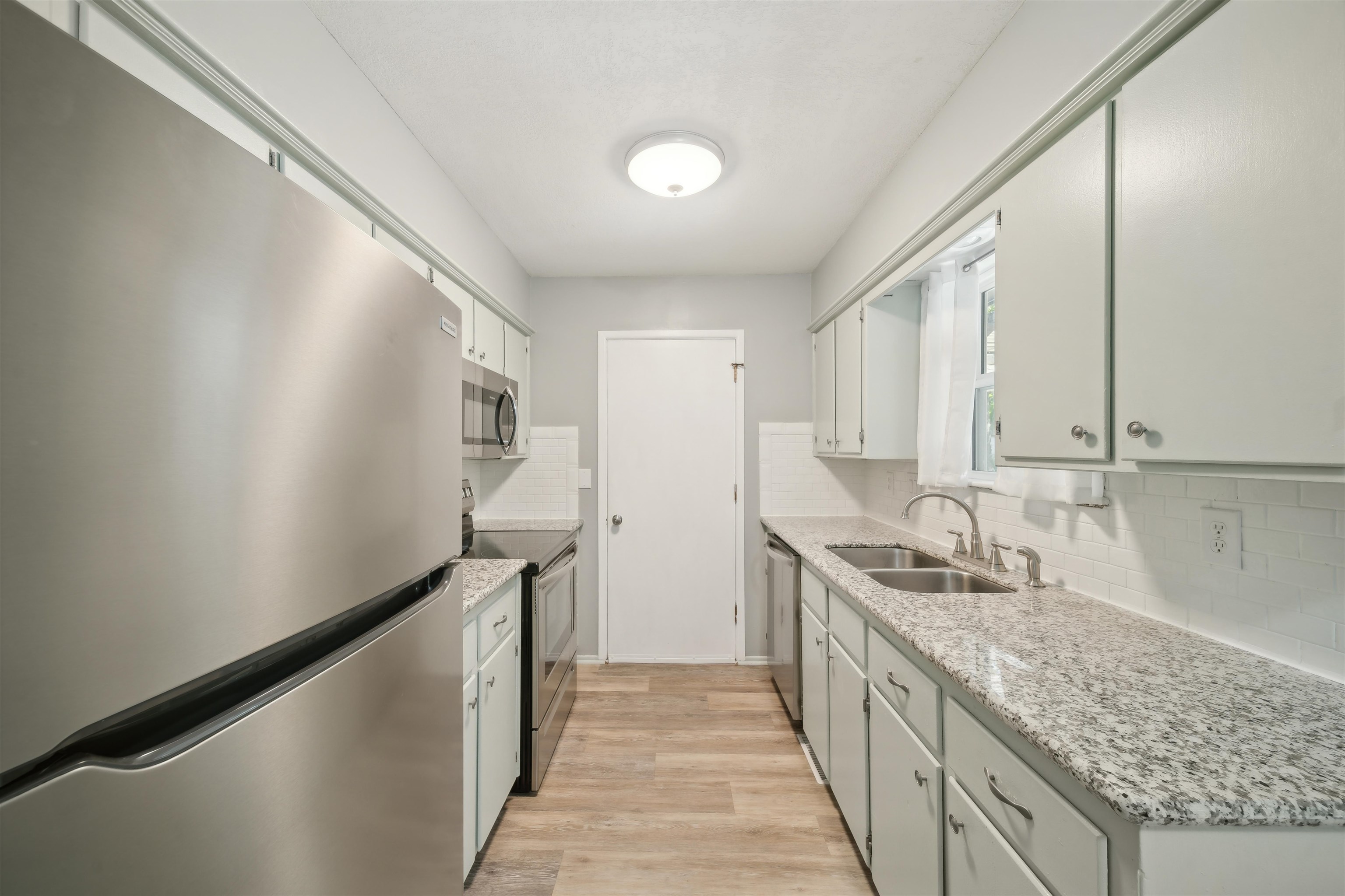 212 S Lauber Ln Property Photo 10