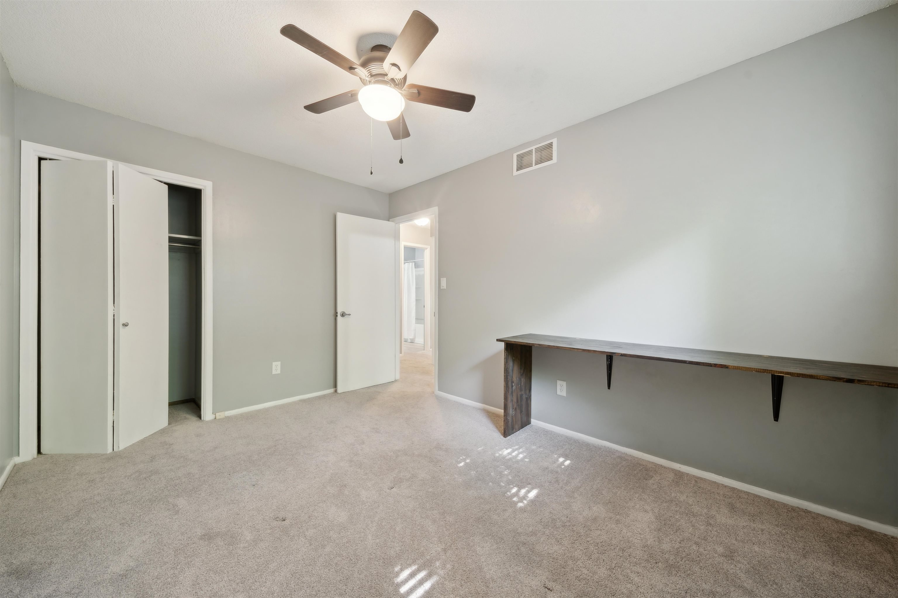 212 S Lauber Ln Property Photo 14