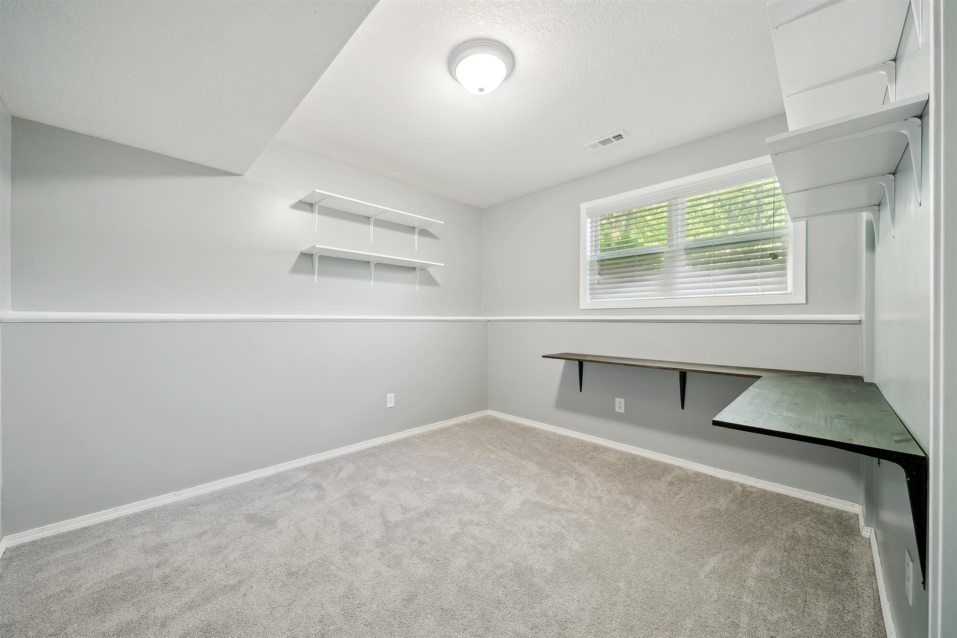 212 S Lauber Ln Property Photo 20