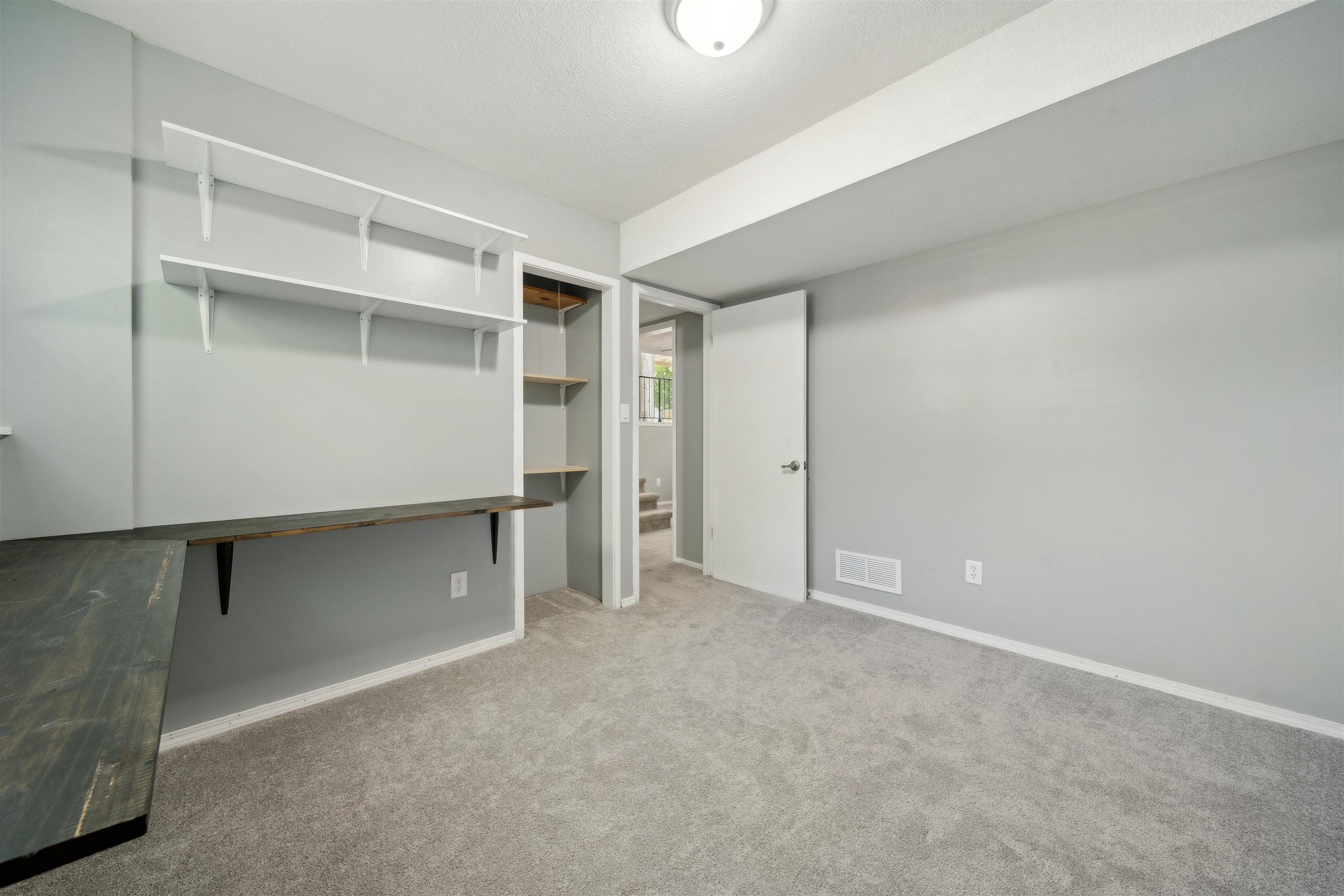 212 S Lauber Ln Property Photo 21