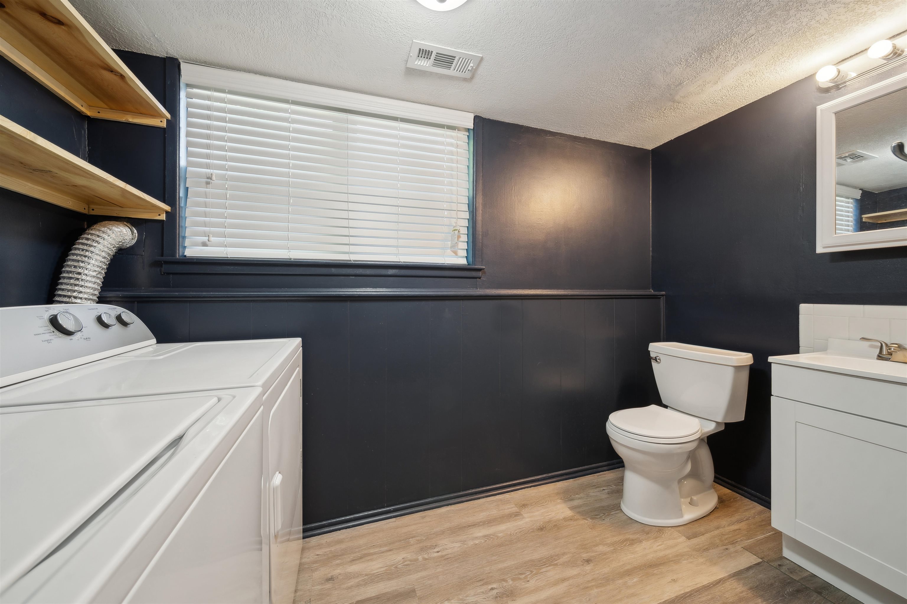 212 S Lauber Ln Property Photo 22