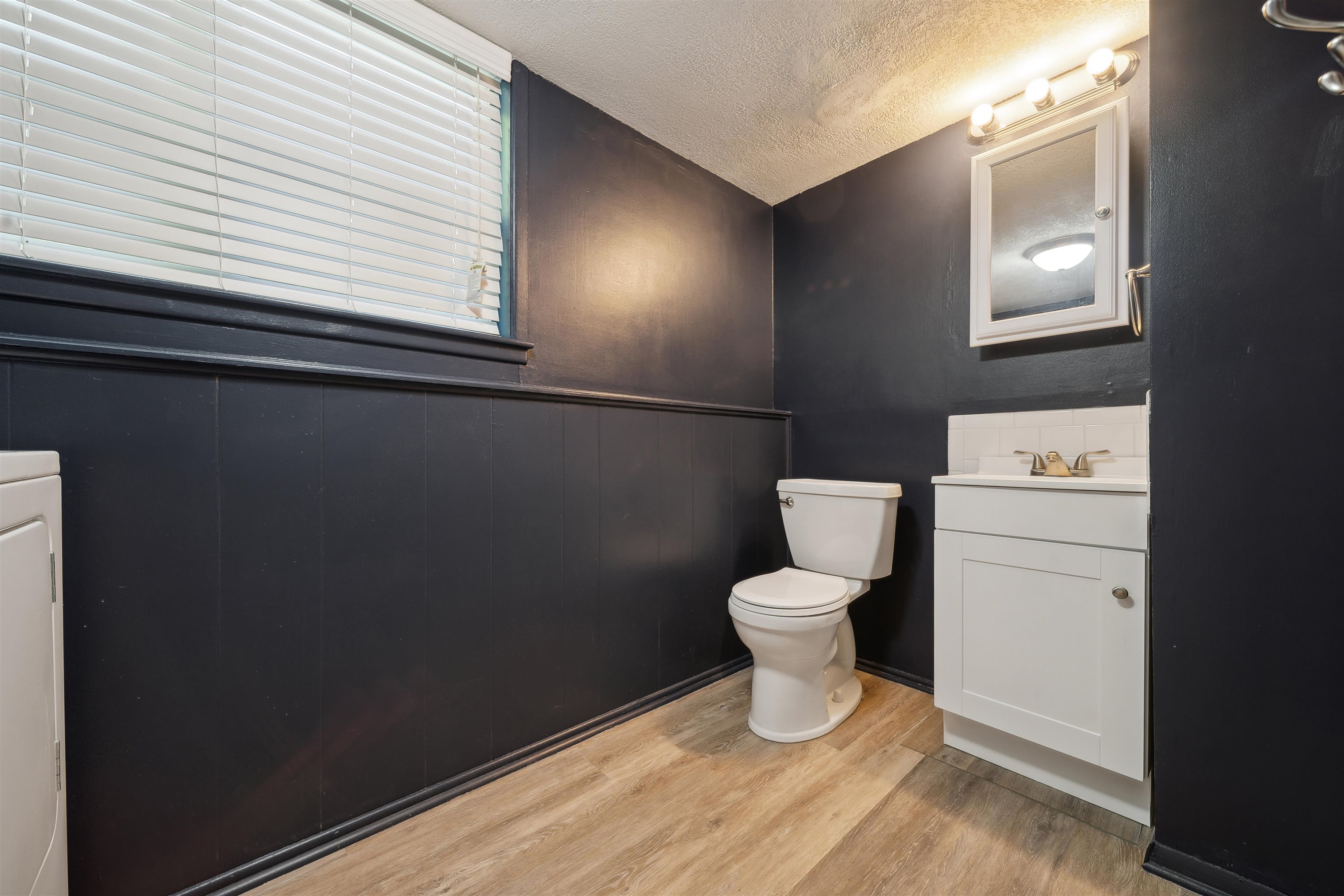 212 S Lauber Ln Property Photo 23