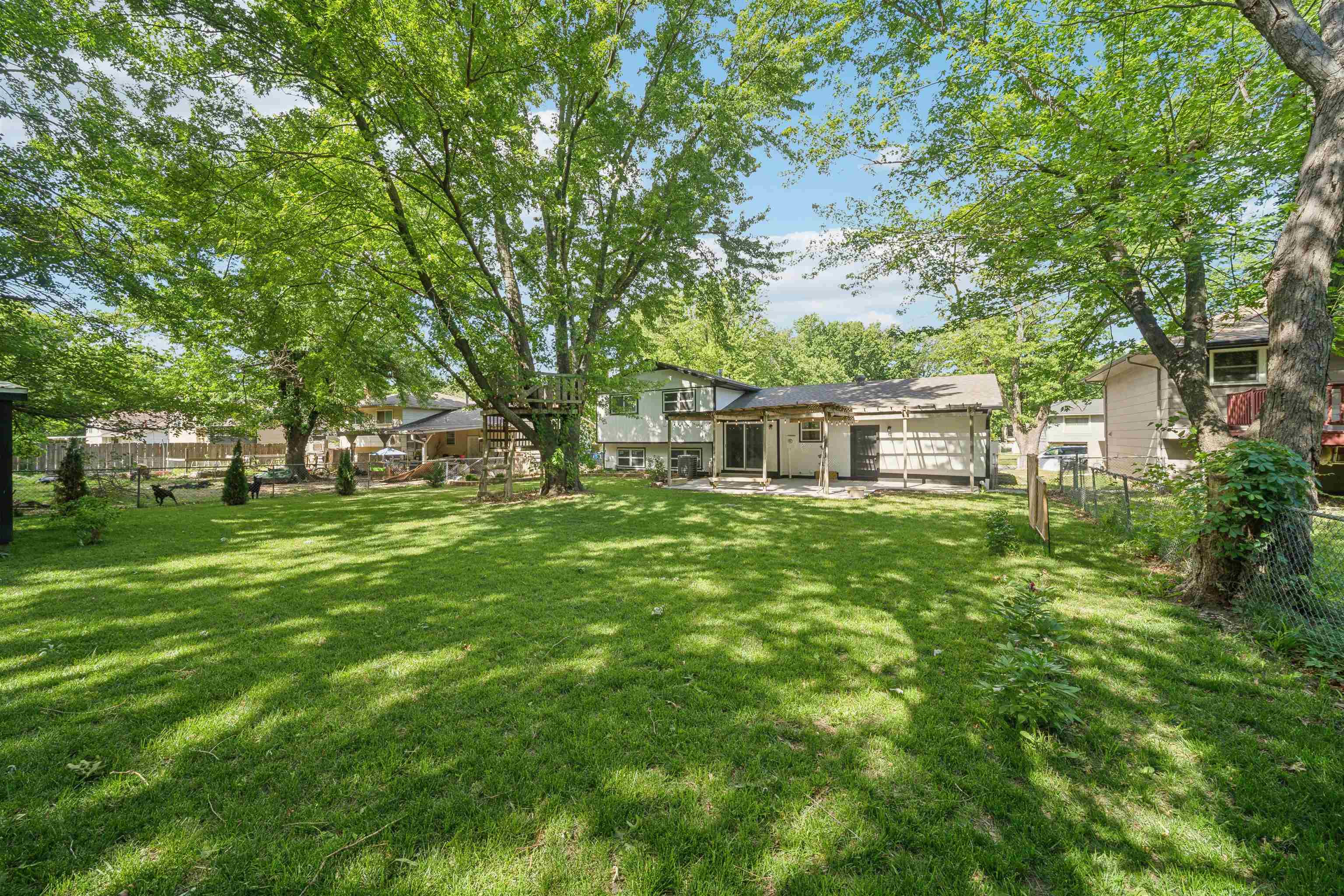 212 S Lauber Ln Property Photo 31