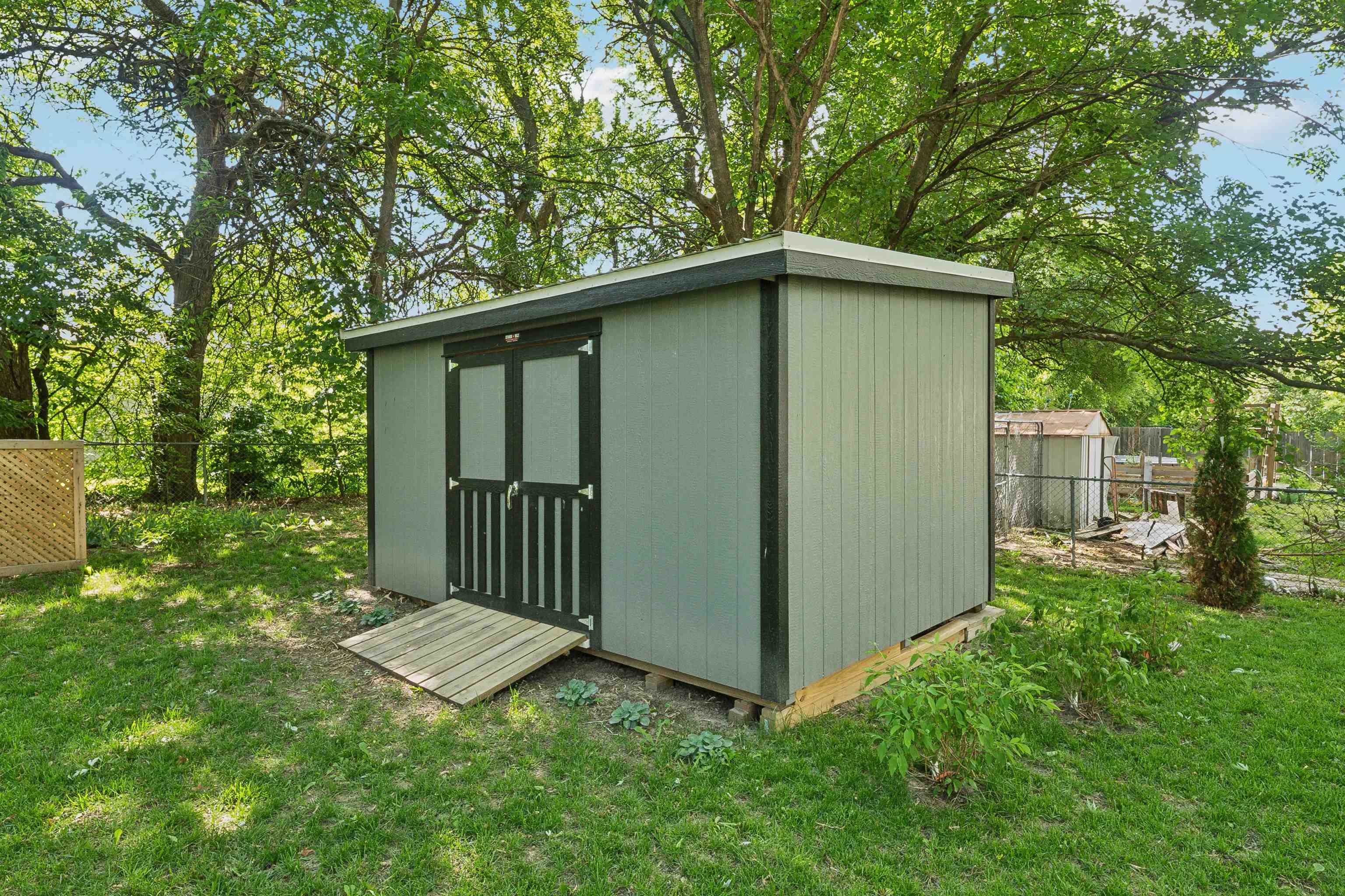 212 S Lauber Ln Property Photo 32