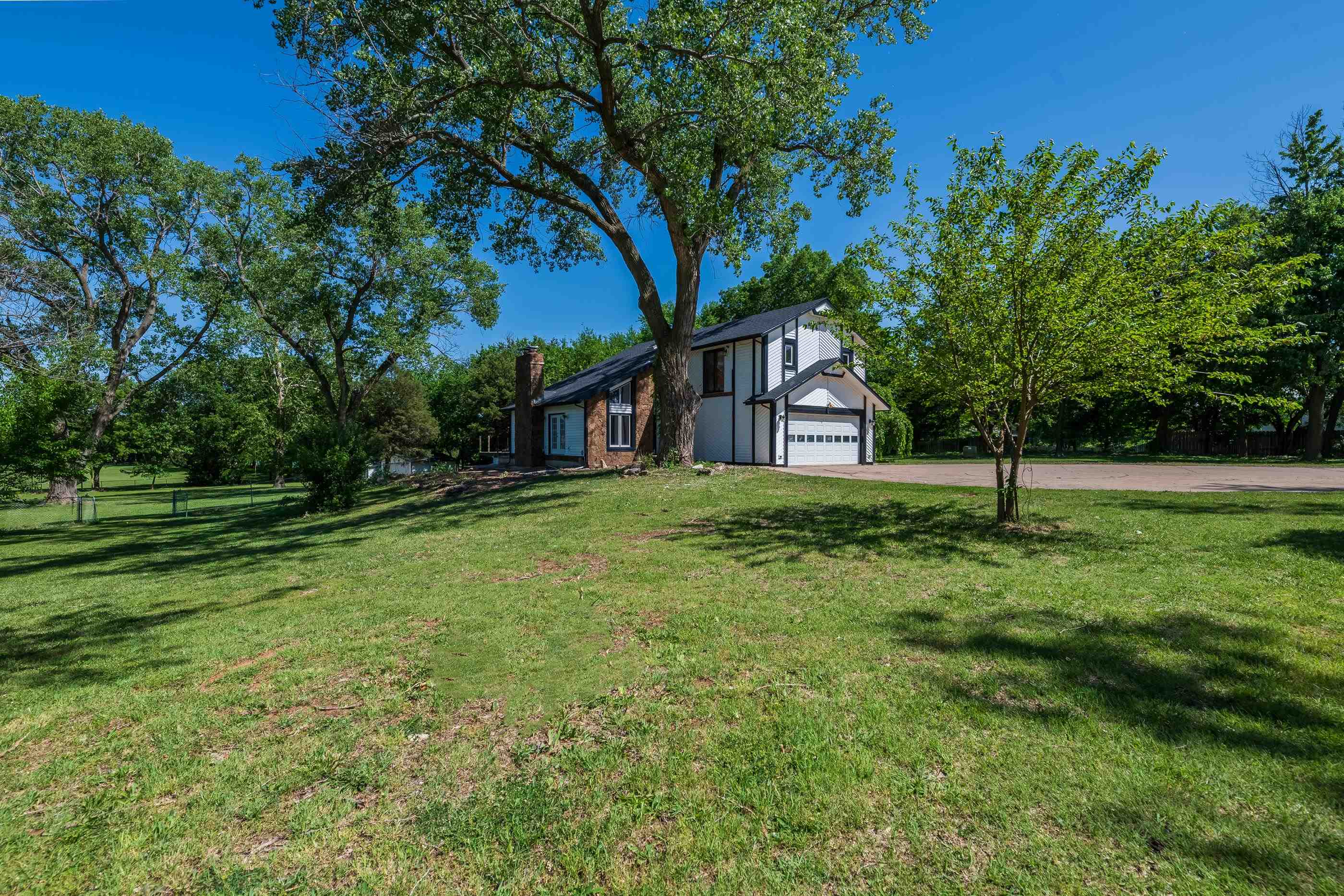 1120 N Azure Ln