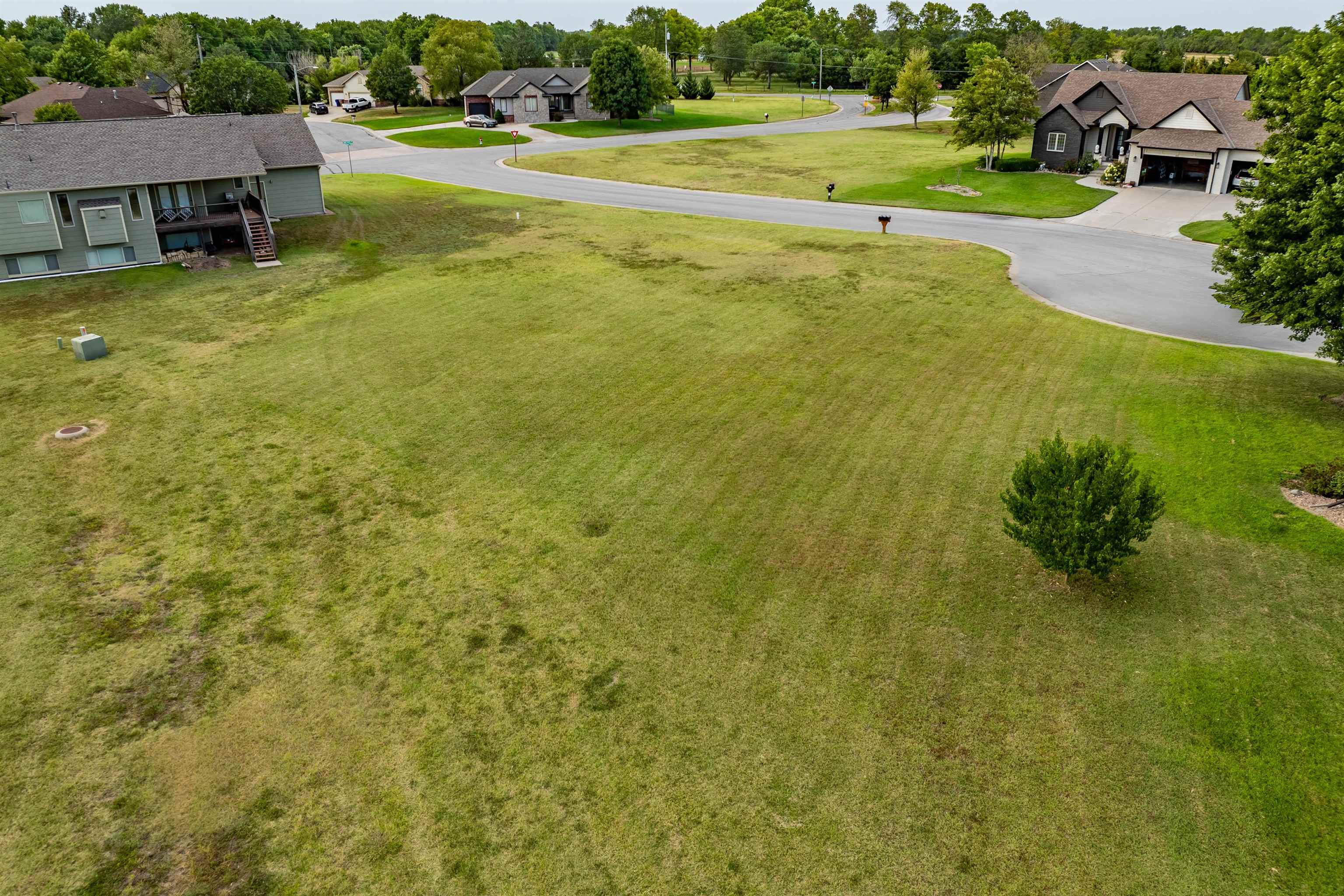 607 E Aspen Creek Ct Property Photo 4