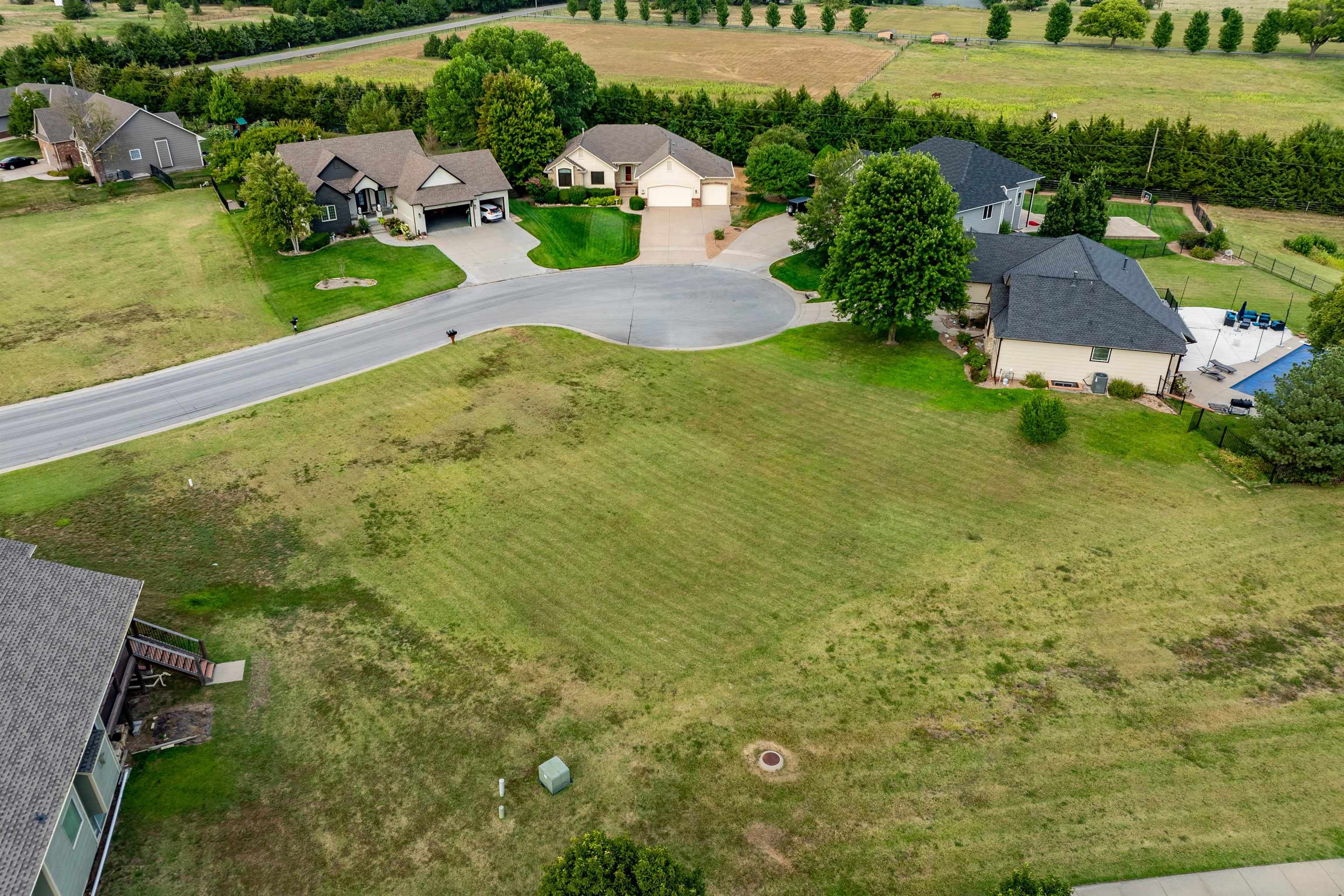 607 E Aspen Creek Ct Property Photo 7