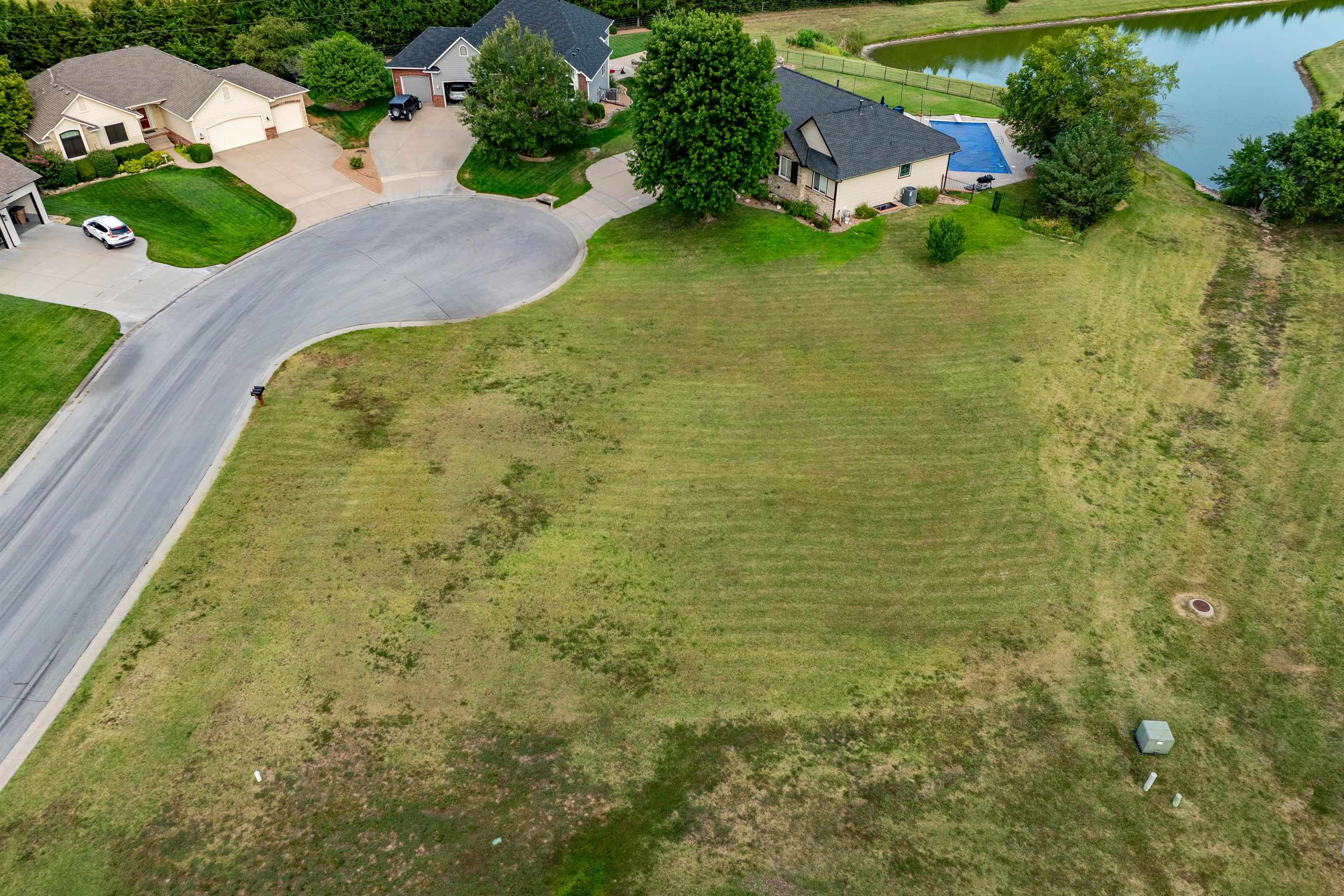 607 E Aspen Creek Ct Property Photo 8