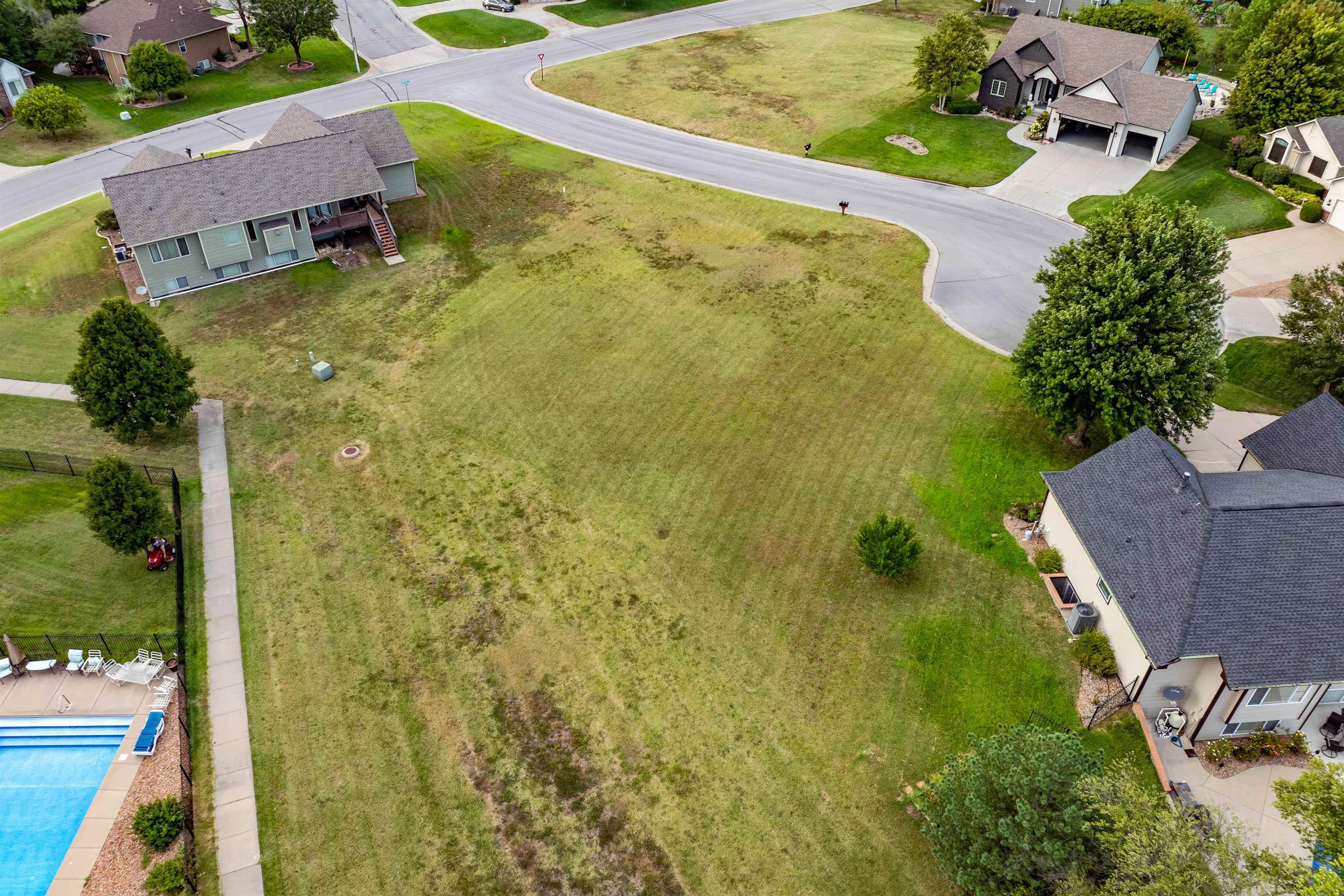 607 E Aspen Creek Ct Property Photo 13