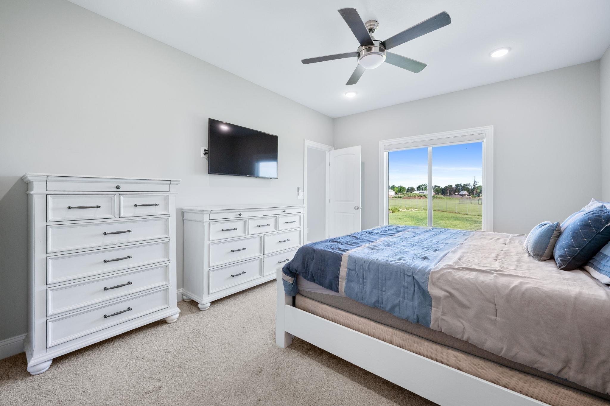 768 E Sunset Cir Property Photo 13