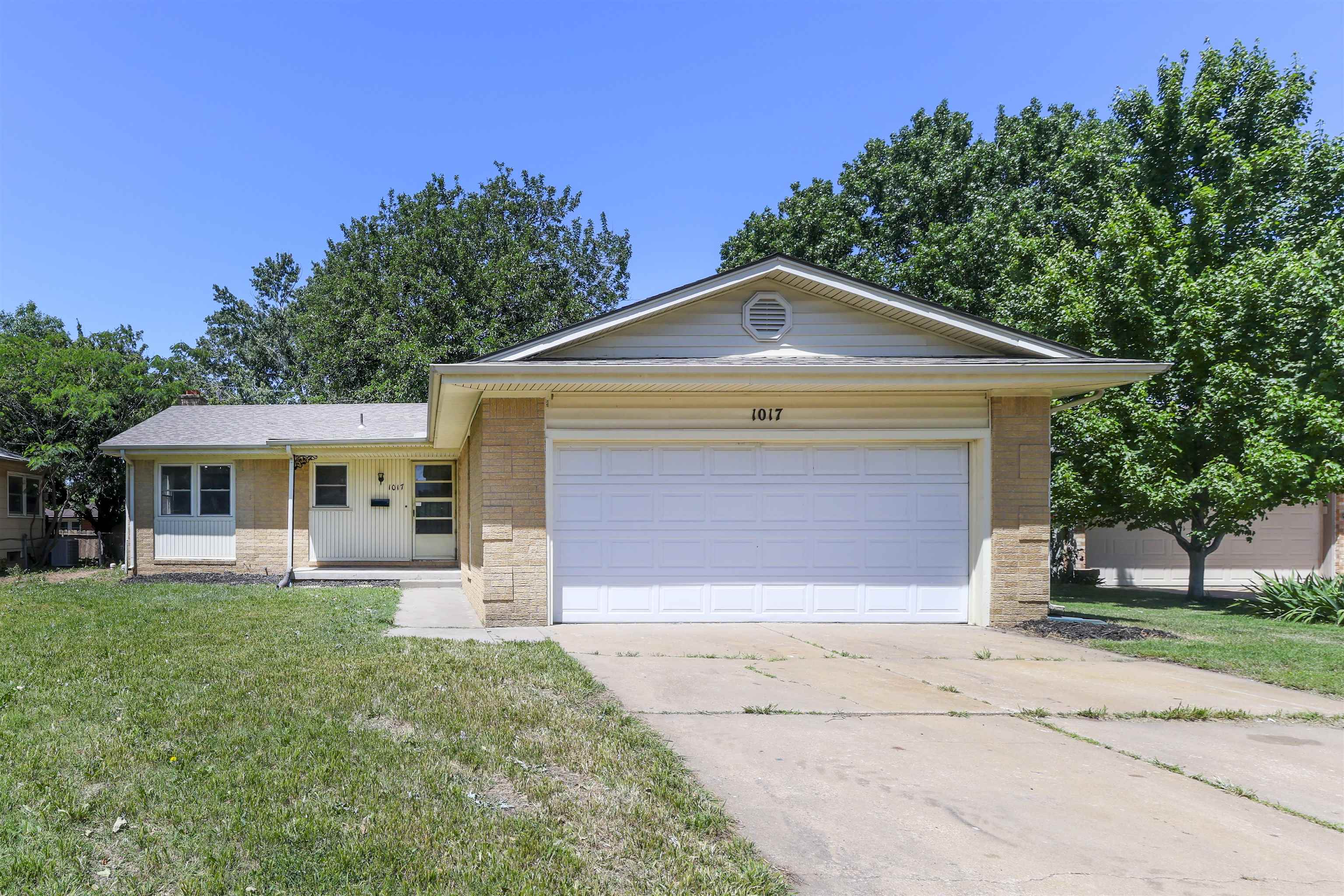1017 S Dalton Dr Property Photo 1