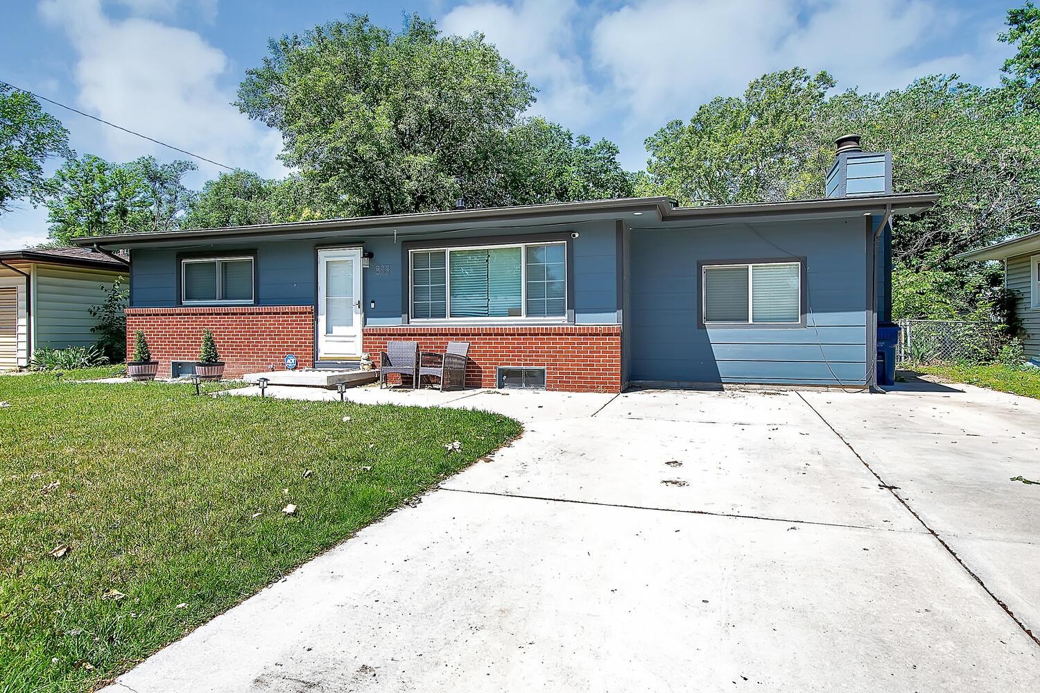 833 N Kessler Property Photo 1