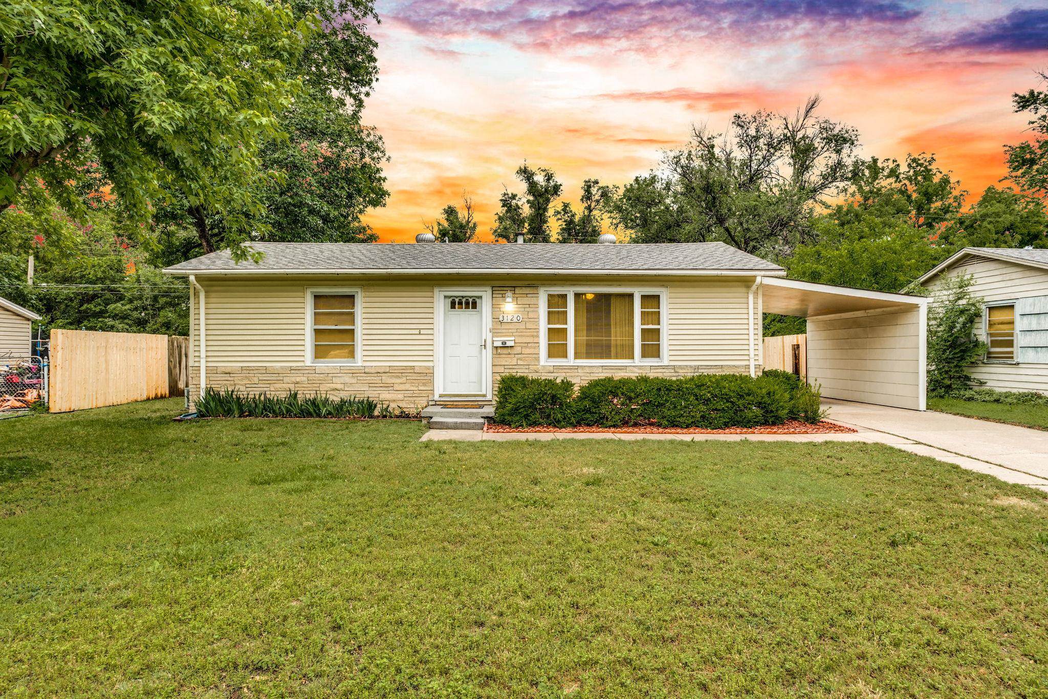 3120 W Dora Property Photo