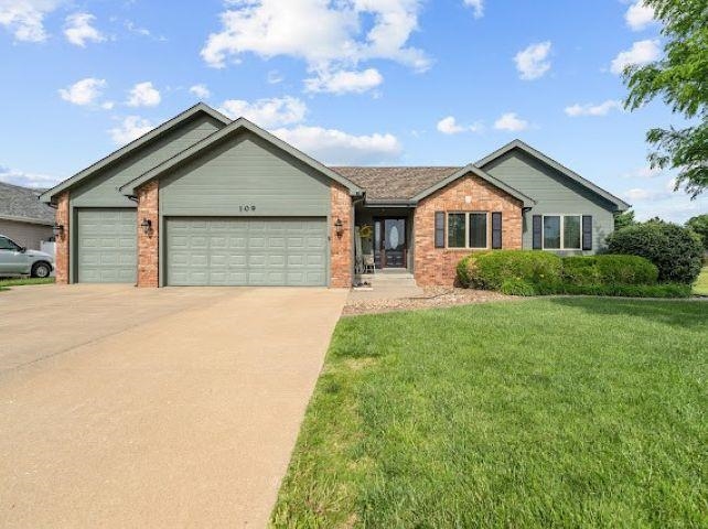 109 N Eastmoor Dr Property Photo 1