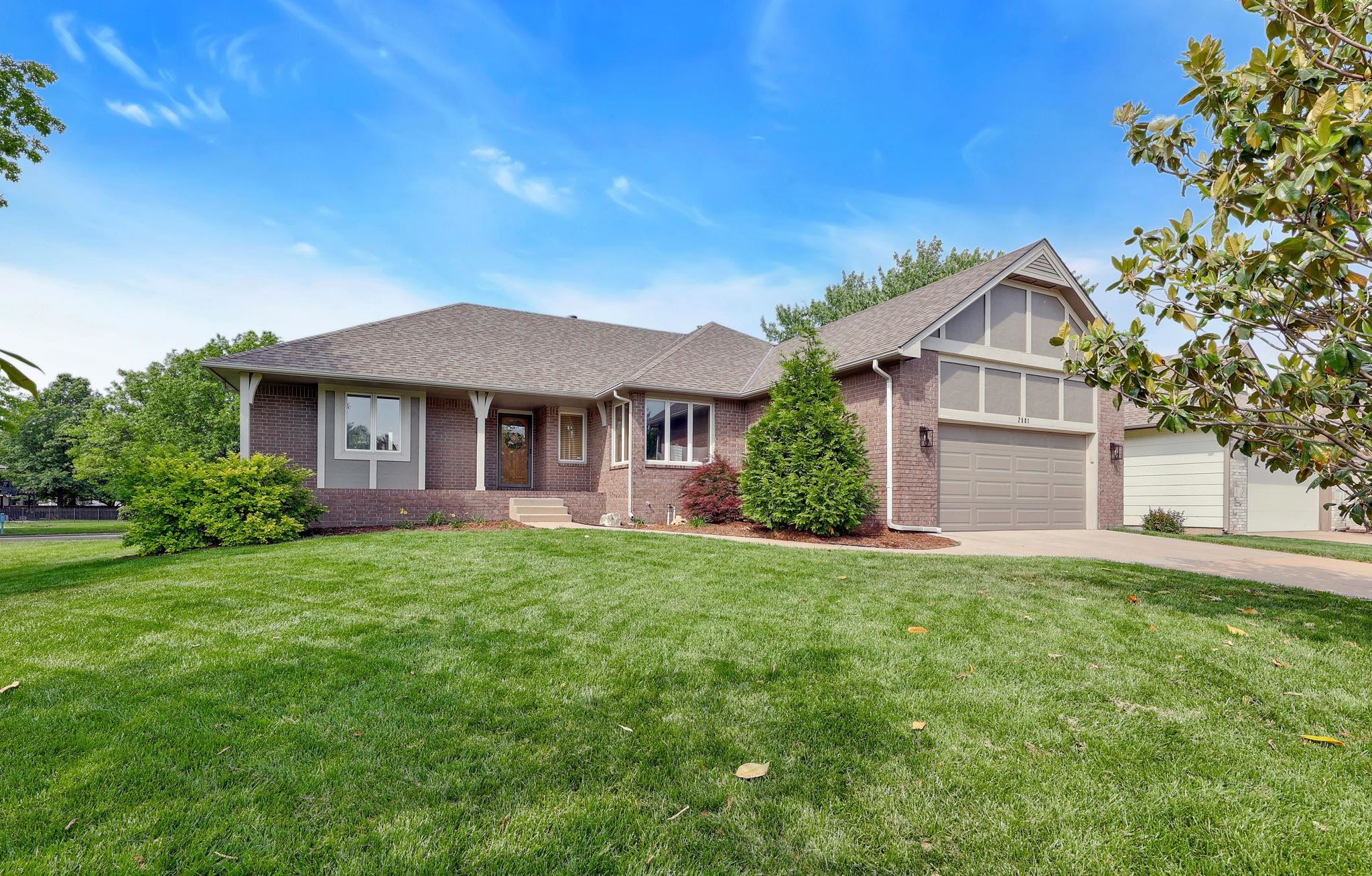 2501 N Fox Run Property Photo