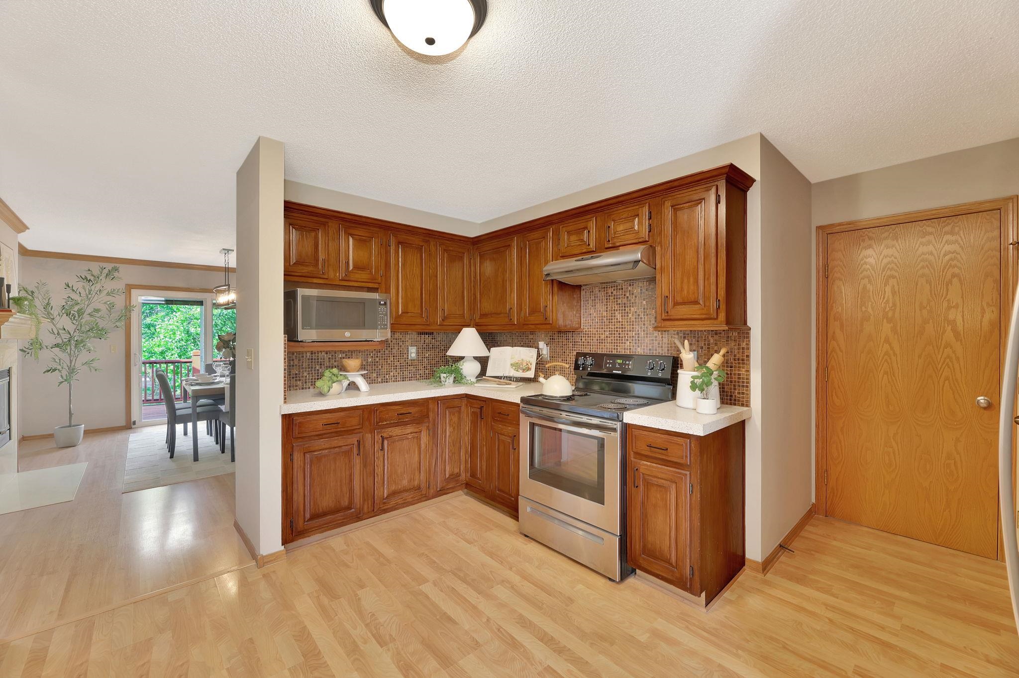 2501 N Fox Run Property Photo 7