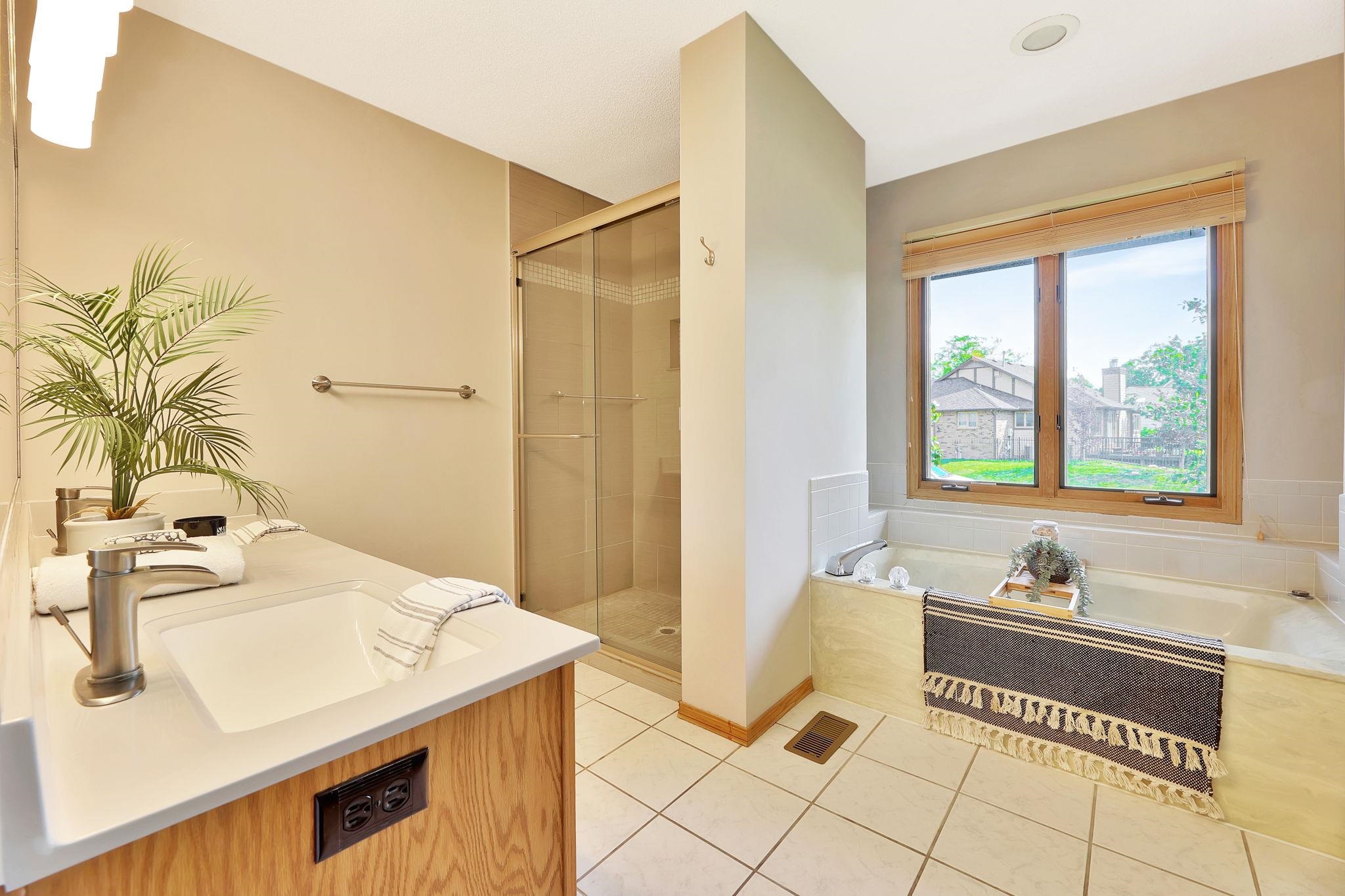 2501 N Fox Run Property Photo 14