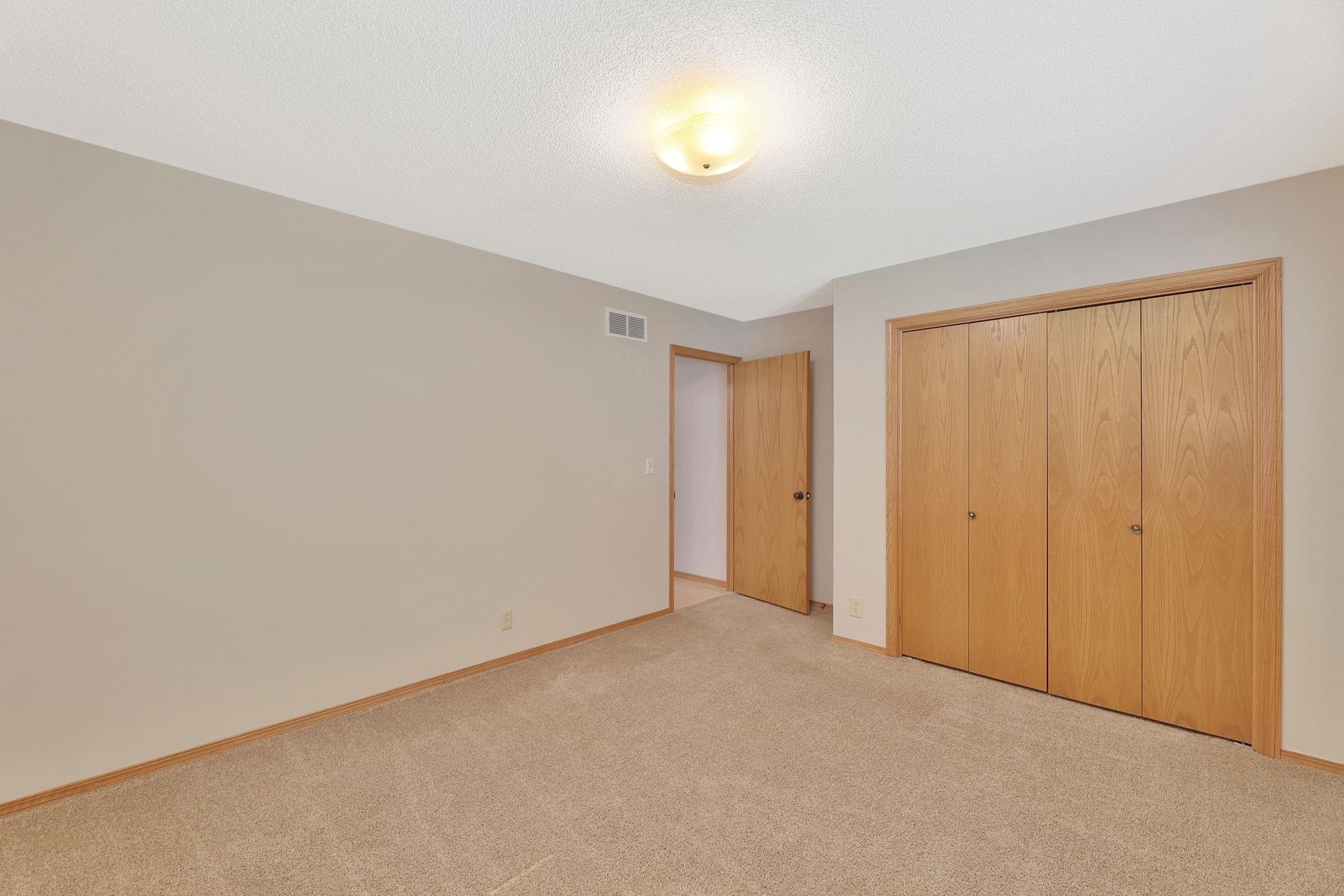 2501 N Fox Run Property Photo 18