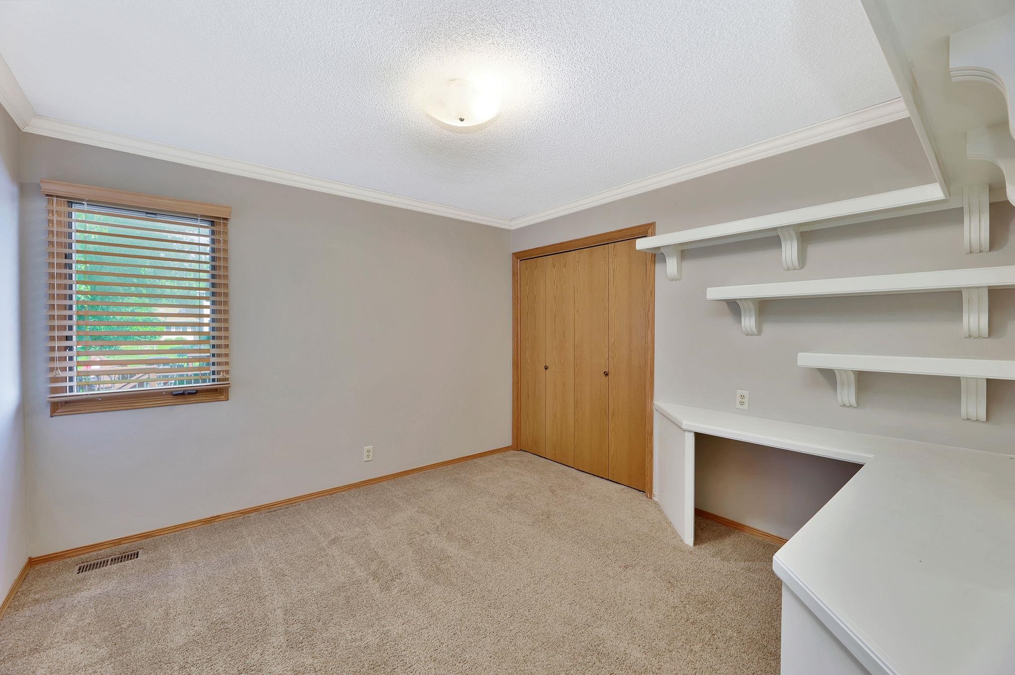 2501 N Fox Run Property Photo 19