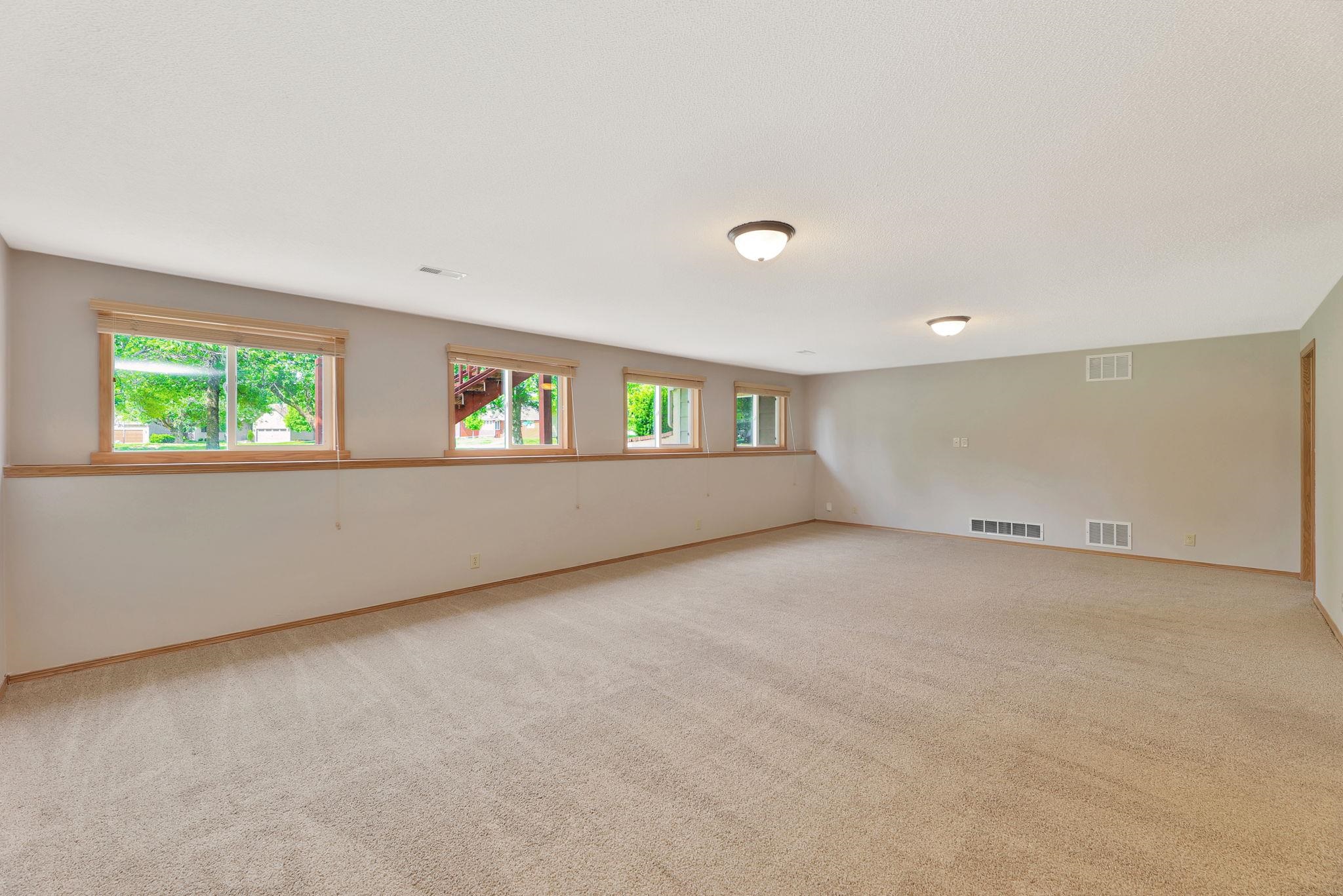 2501 N Fox Run Property Photo 22