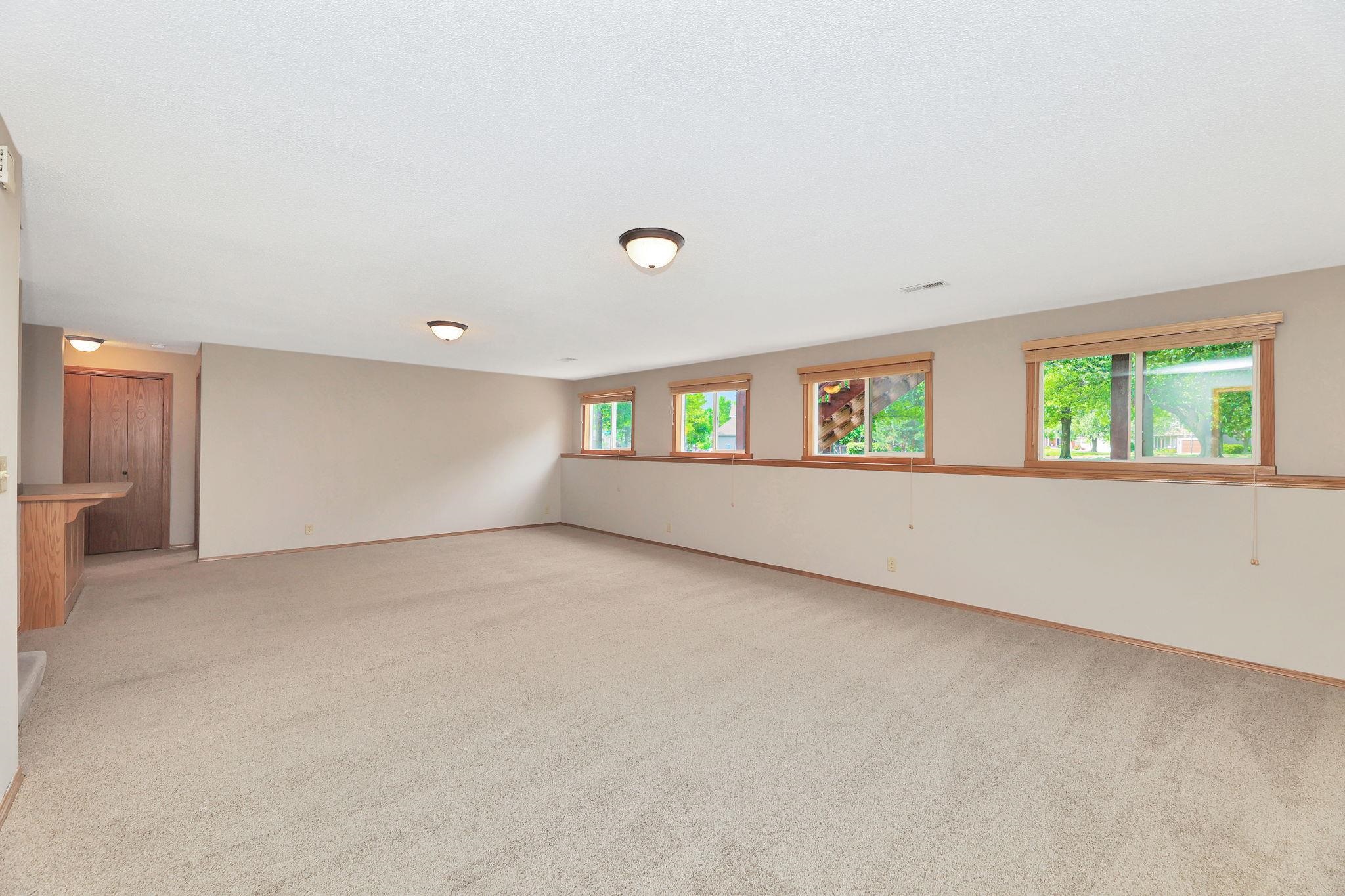 2501 N Fox Run Property Photo 25