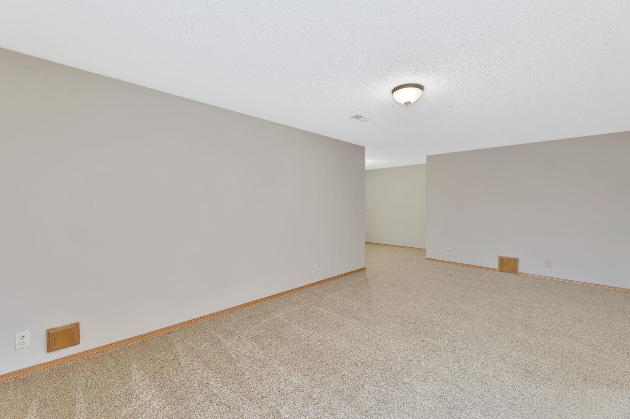 2501 N Fox Run Property Photo 26