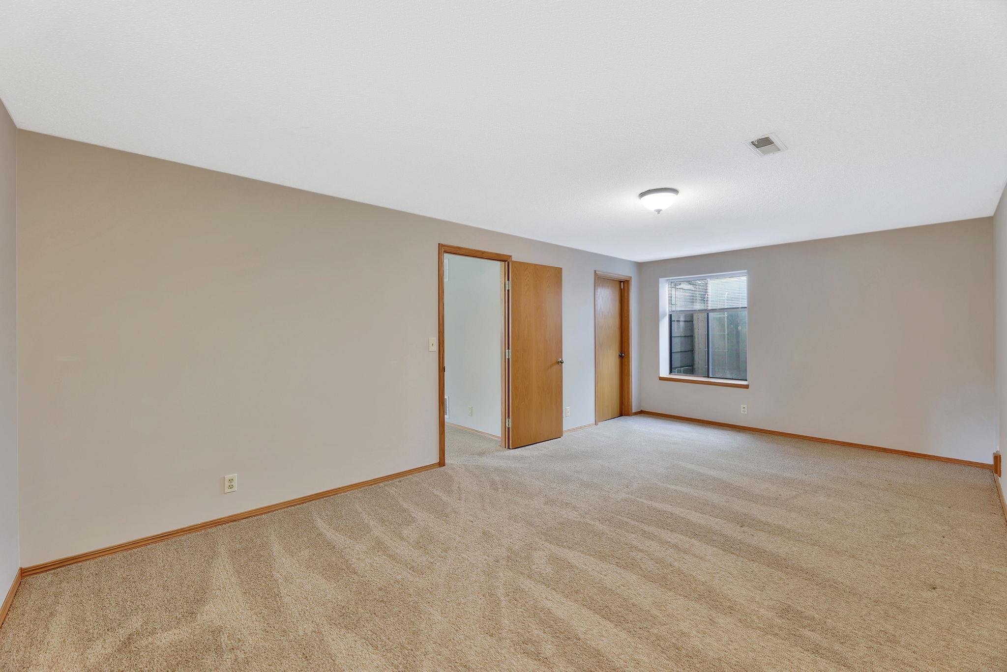 2501 N Fox Run Property Photo 27