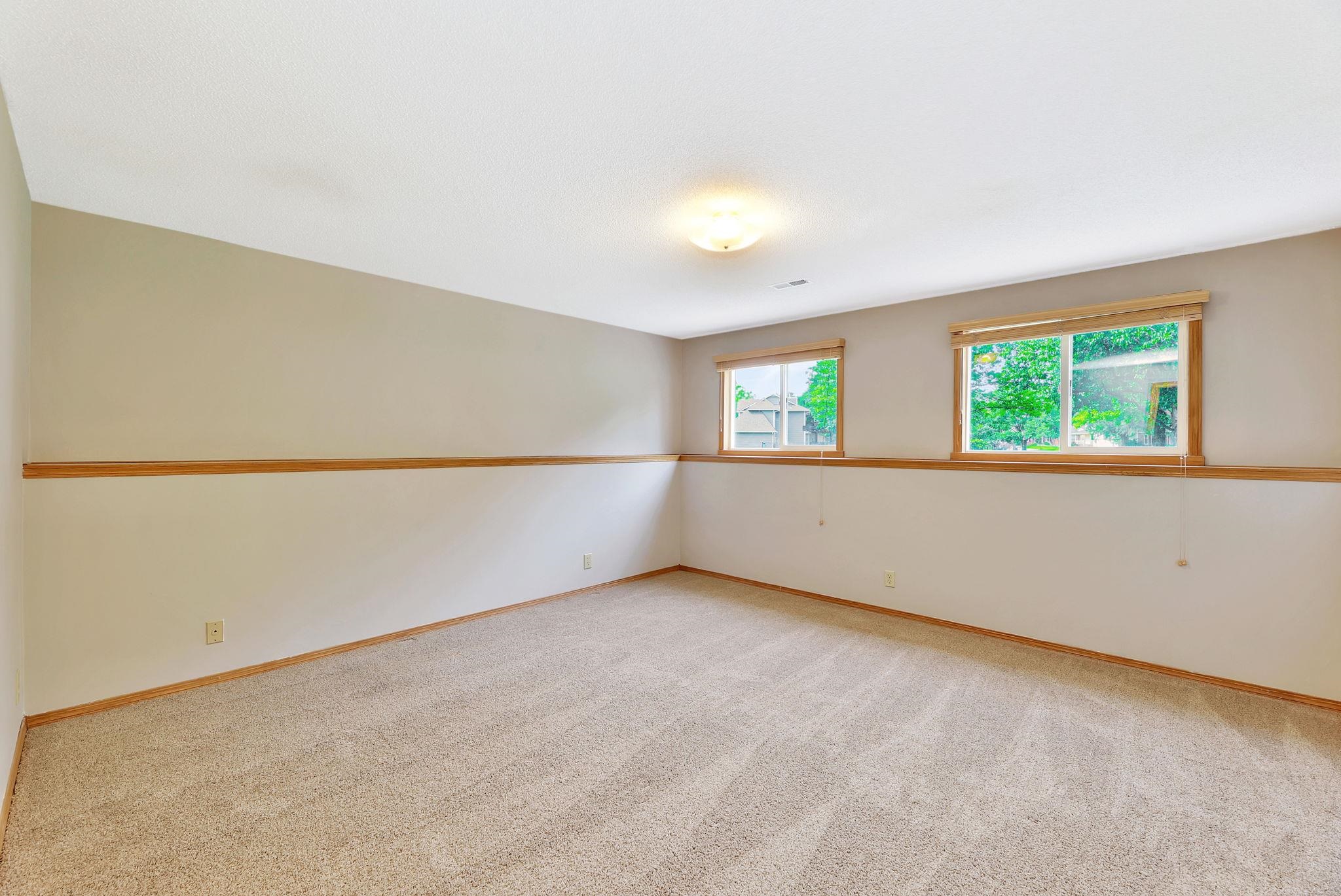 2501 N Fox Run Property Photo 31