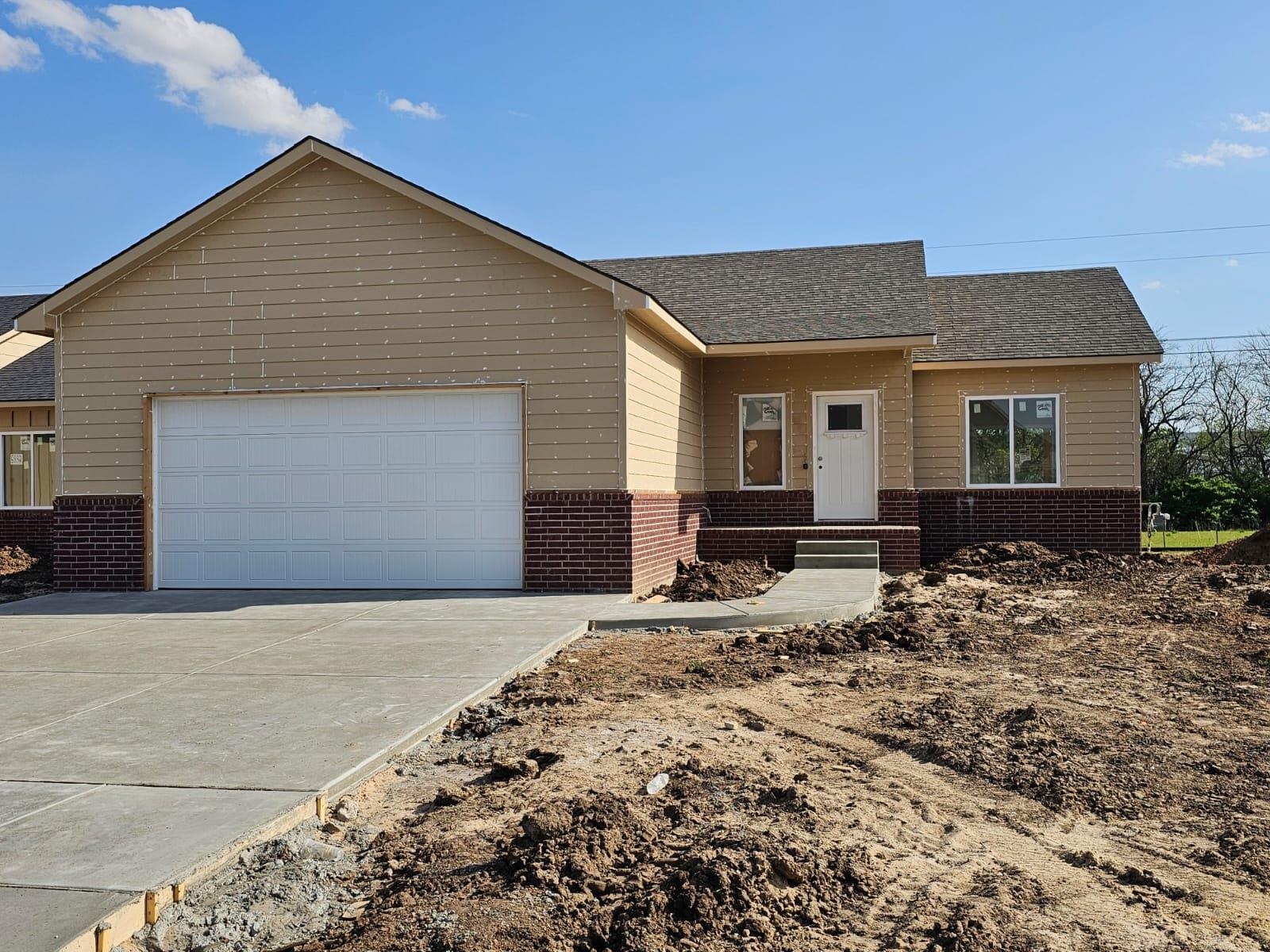 5830 N Newport Ct Property Photo 1