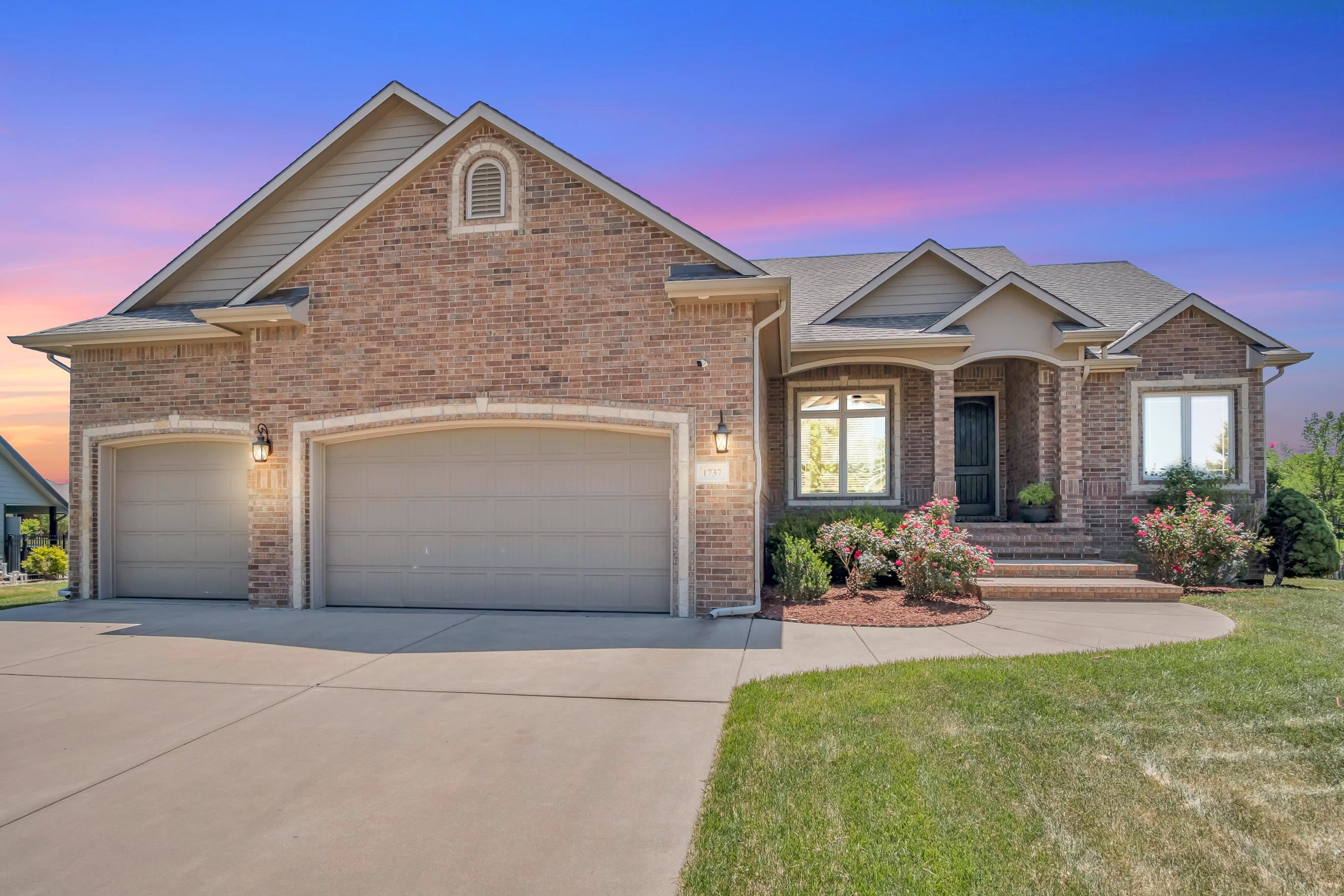 1737 S Triple Crown Ct Property Photo