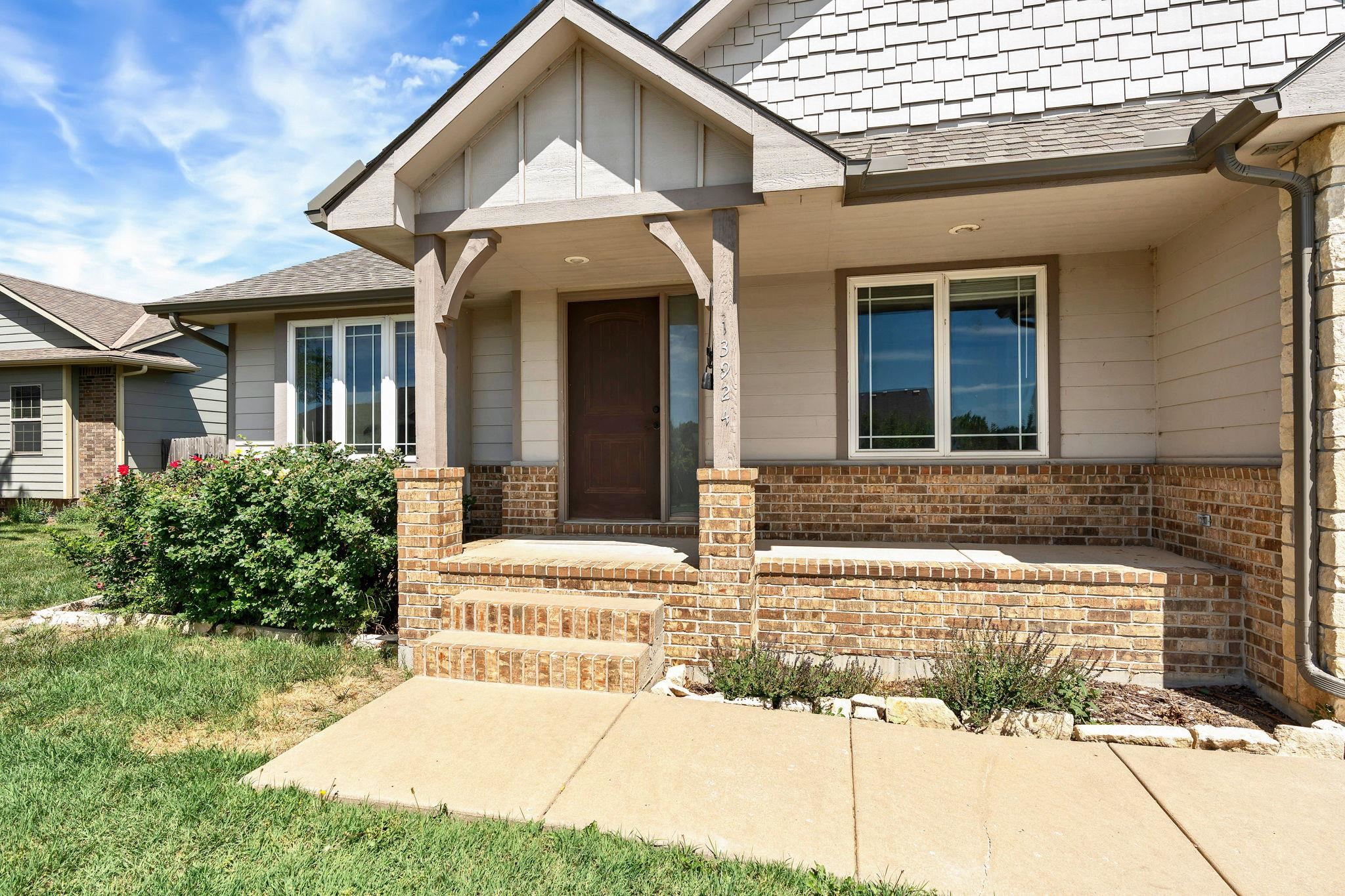 13924 E Hawthorne St Property Photo 6