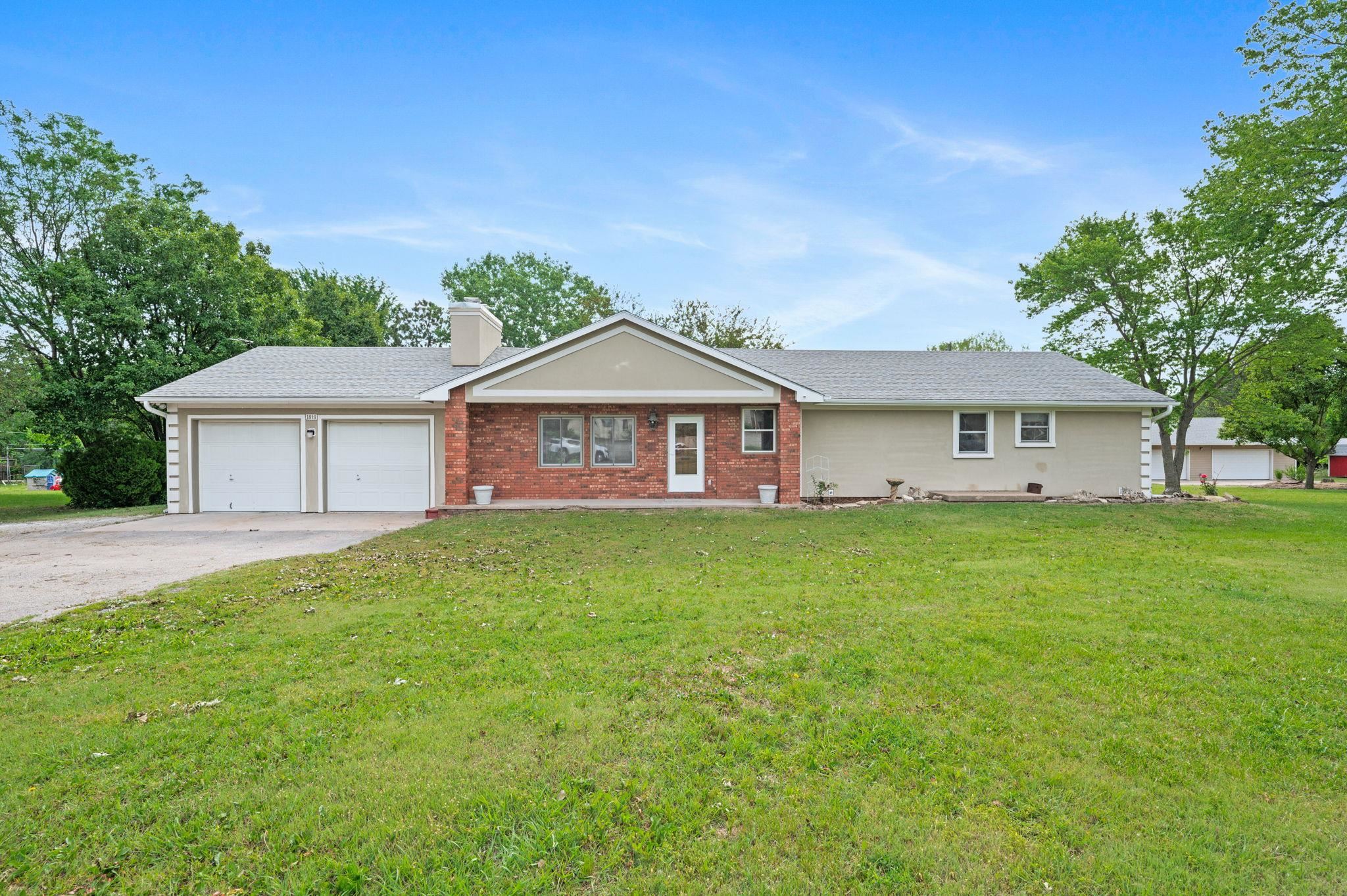 1818 S 123rd Property Photo 1
