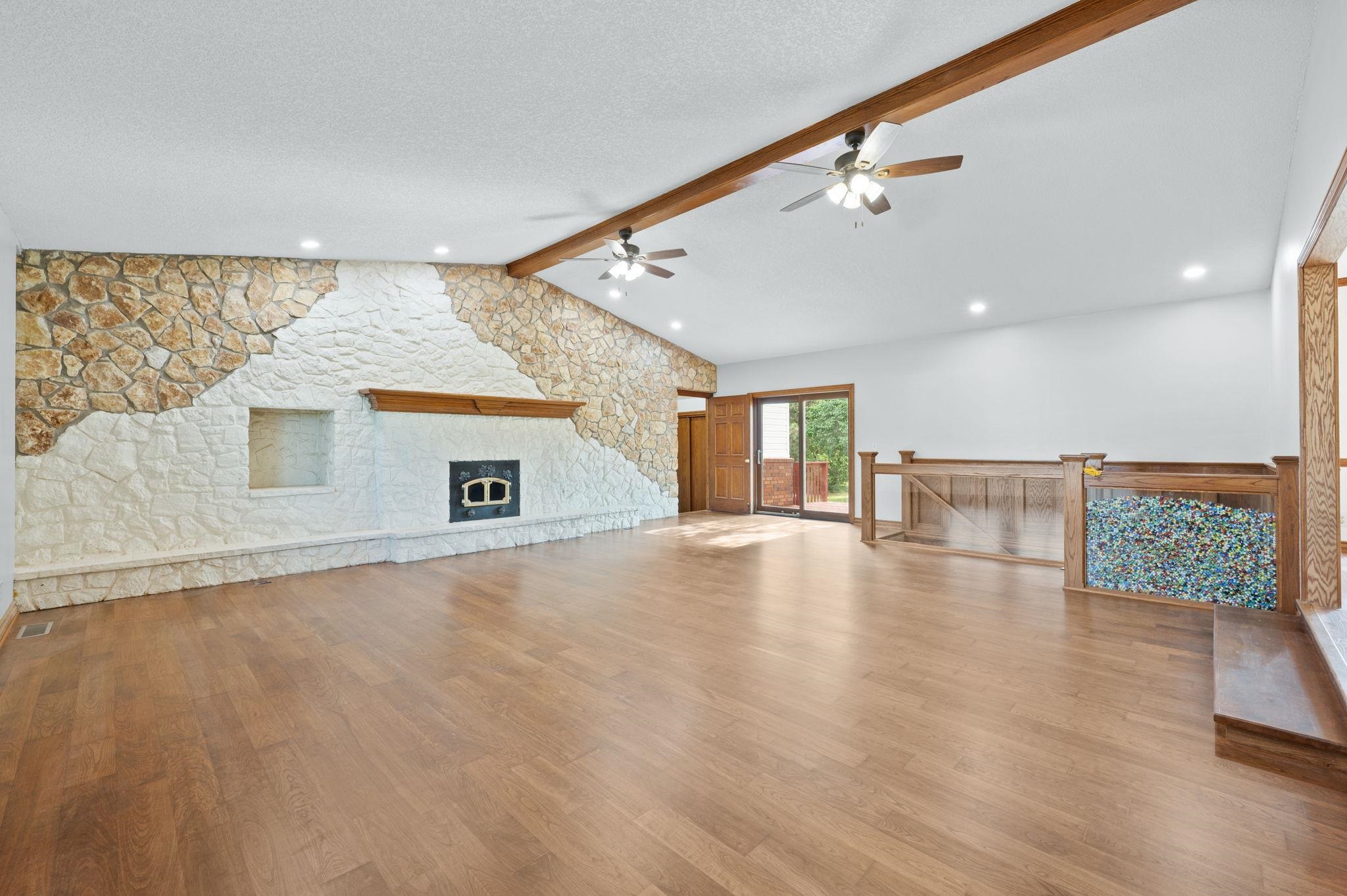 1818 S 123rd Property Photo 2