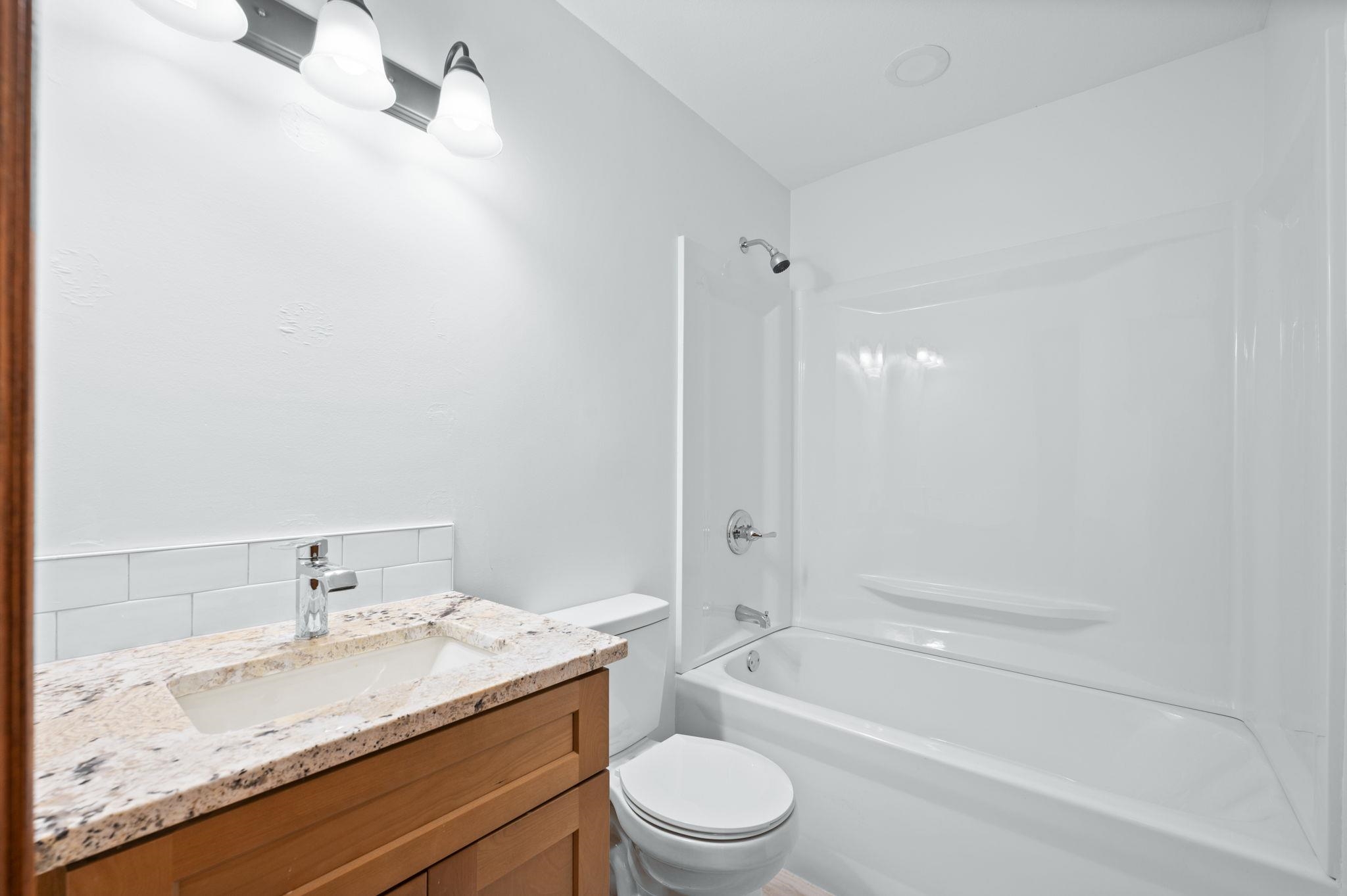 1818 S 123rd Property Photo 13