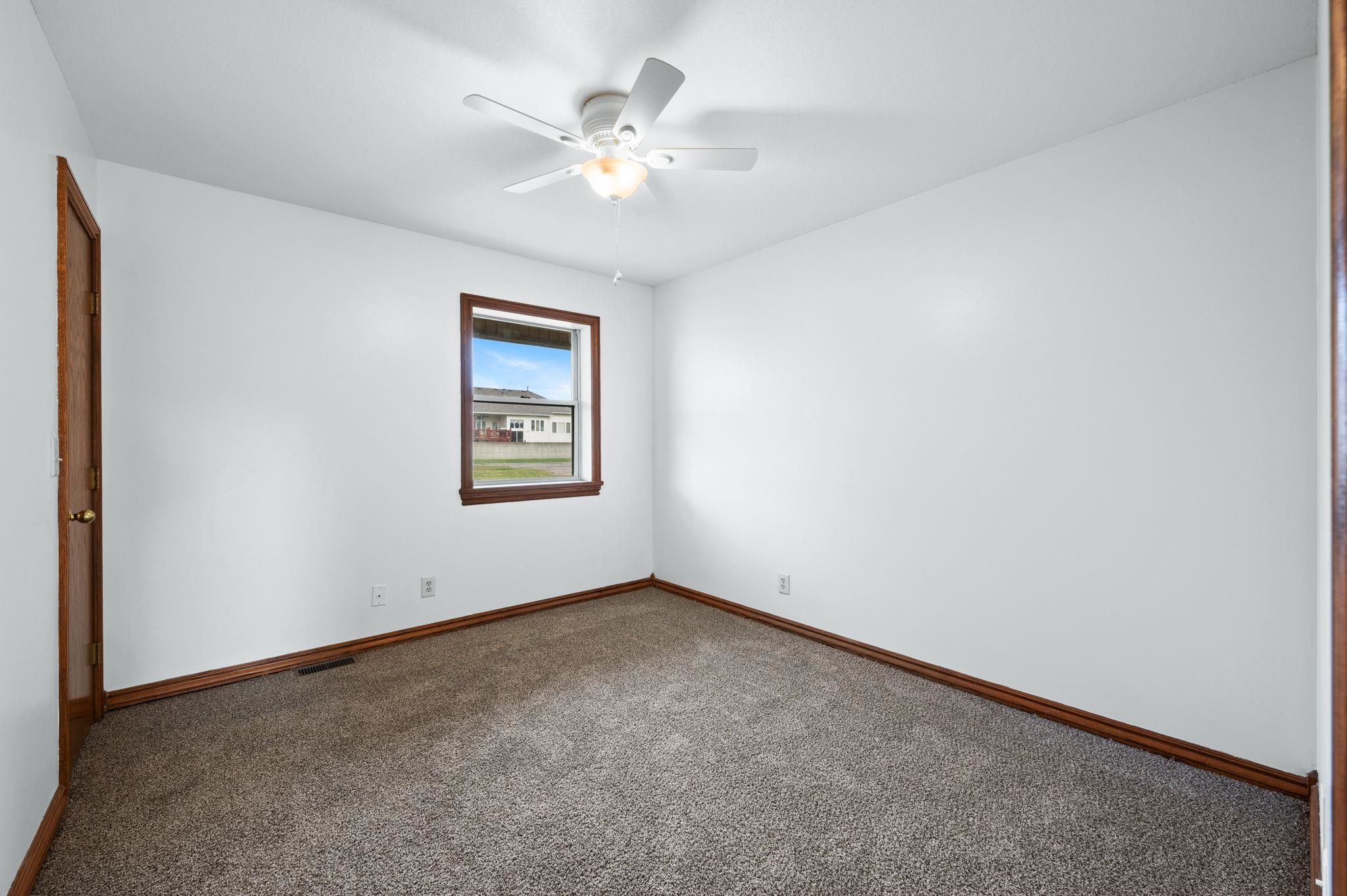 1818 S 123rd Property Photo 14