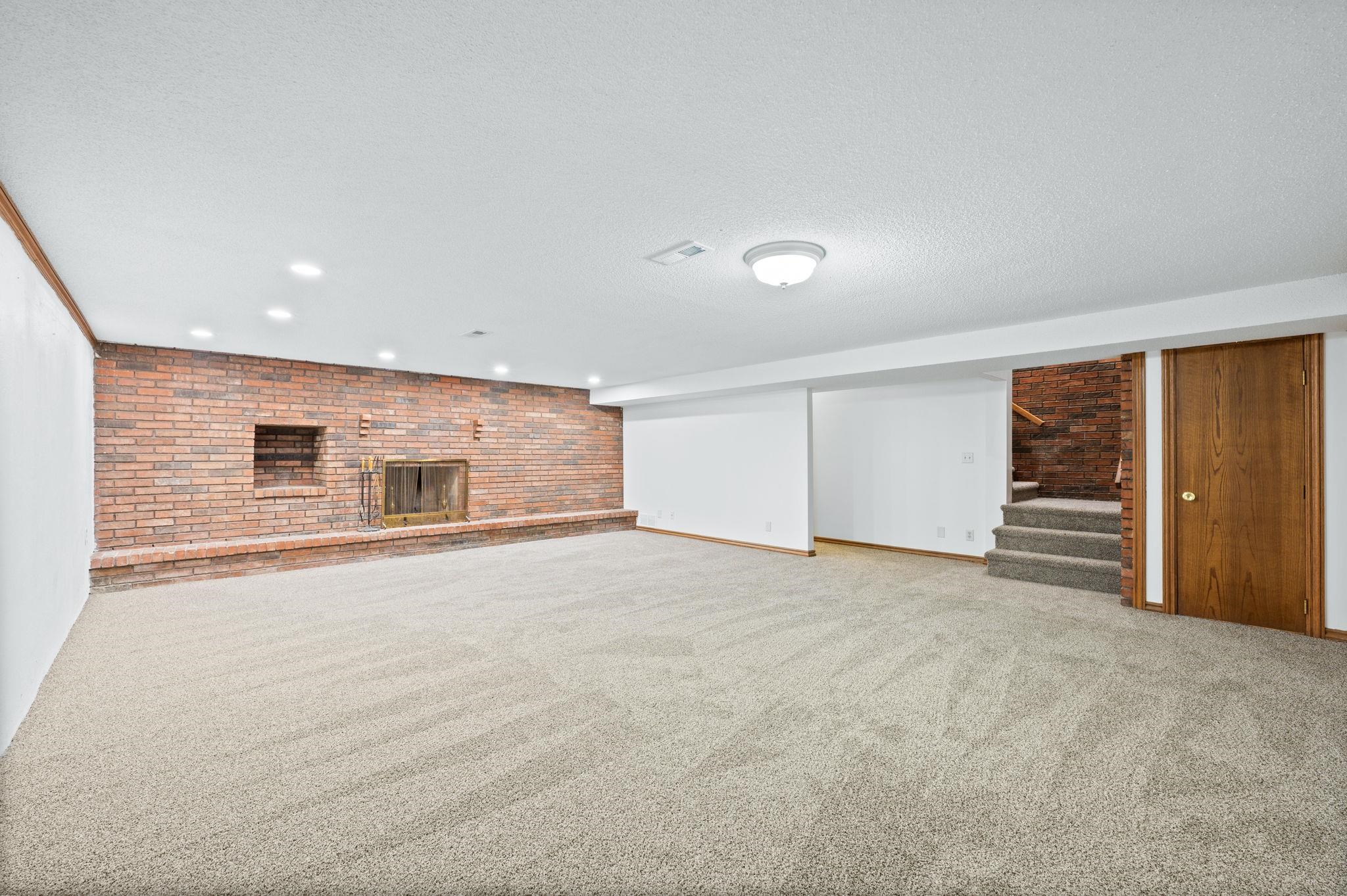 1818 S 123rd Property Photo 17
