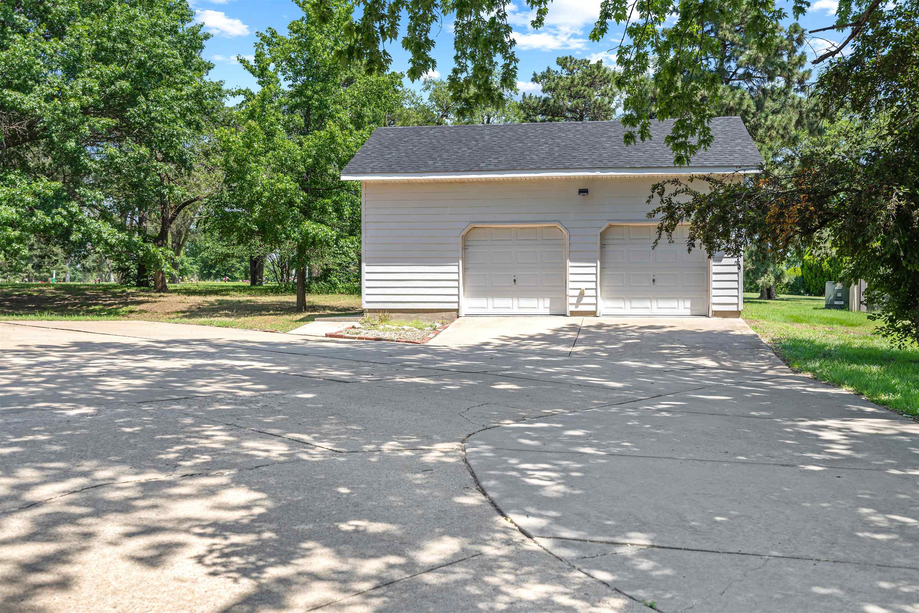 2033 Ridgeview Rd Property Photo 26