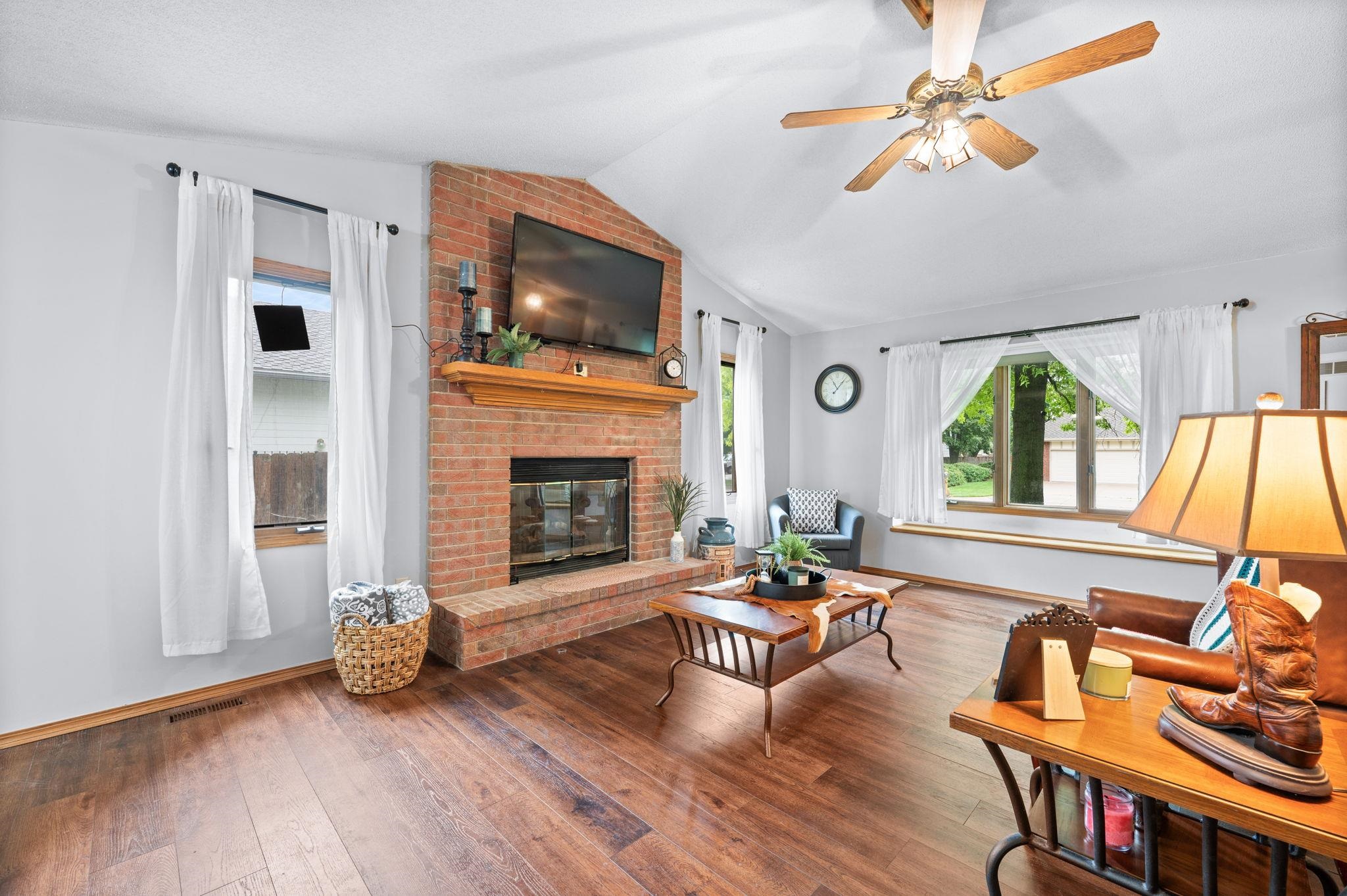 1134 N Denene St Property Photo 6