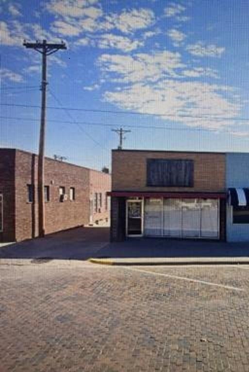 913 Central St Property Photo 1
