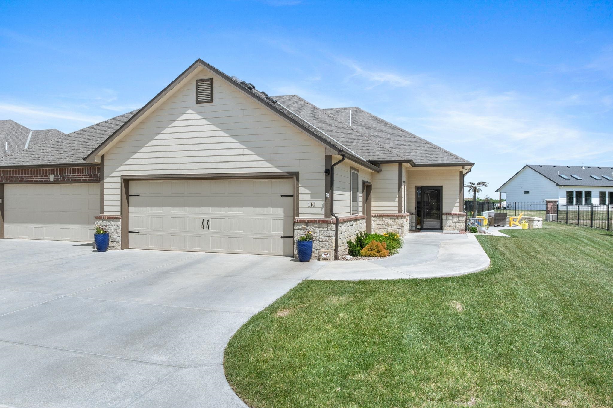818 N McCloud Cir. #110 Property Photo 1