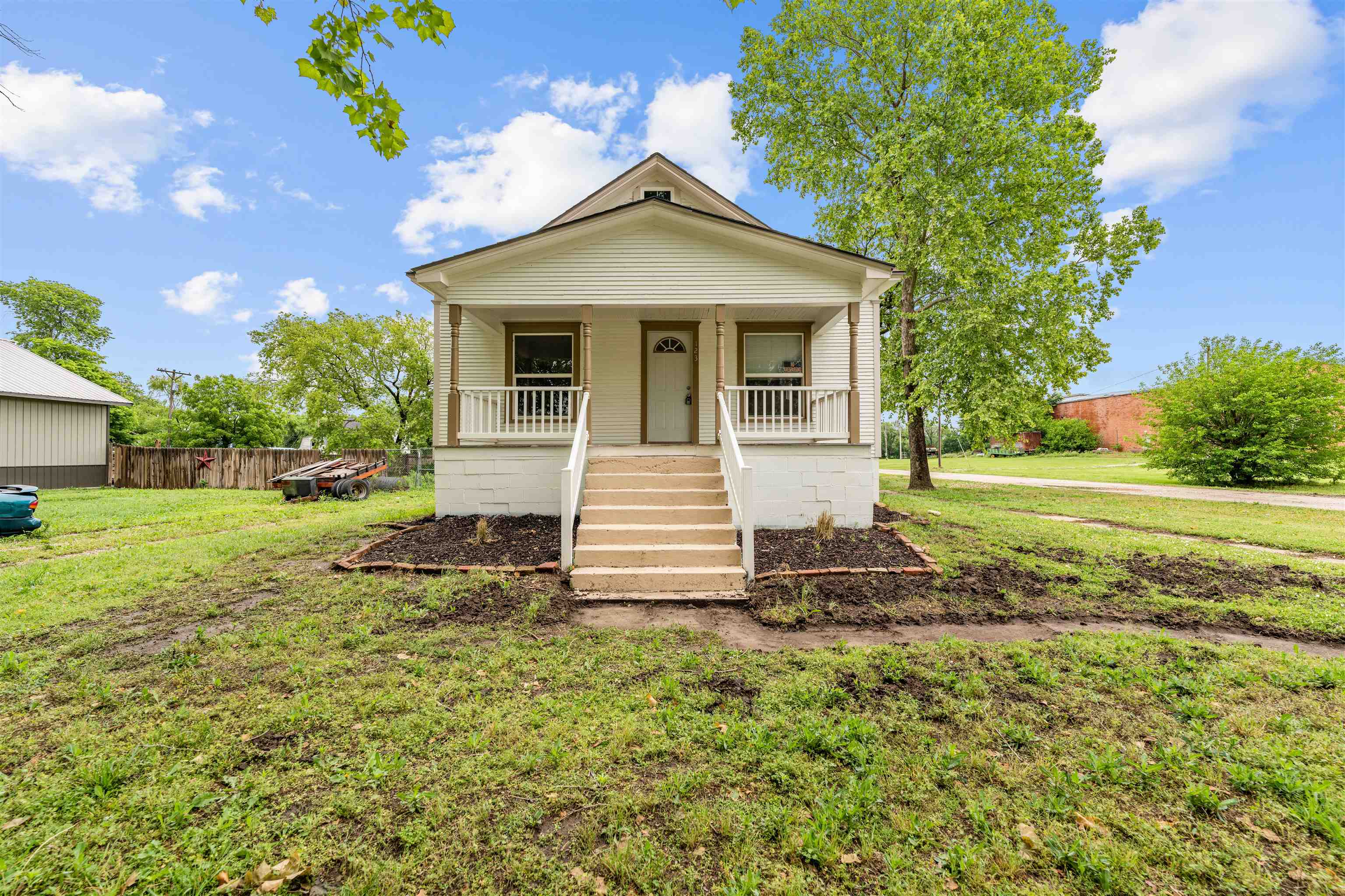 123 King St