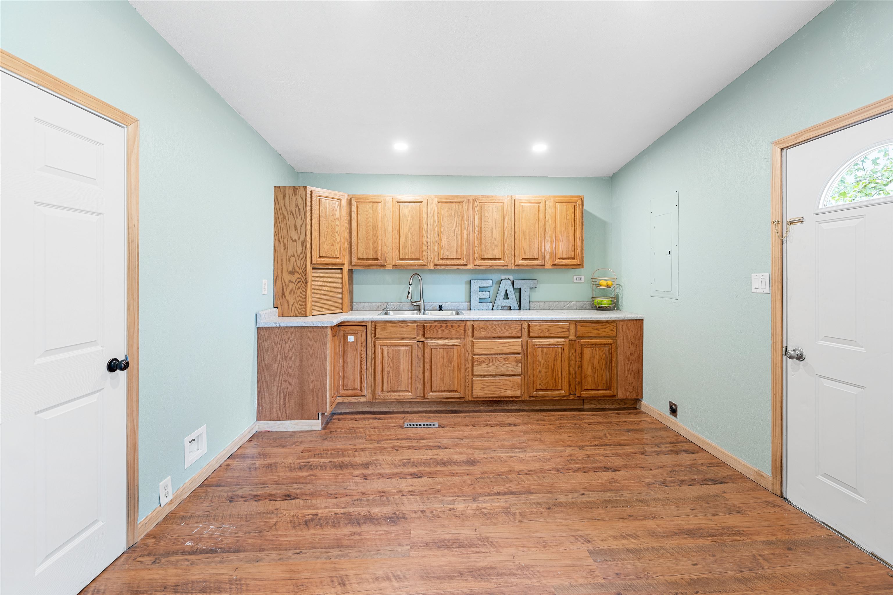 123 King St Property Photo 7