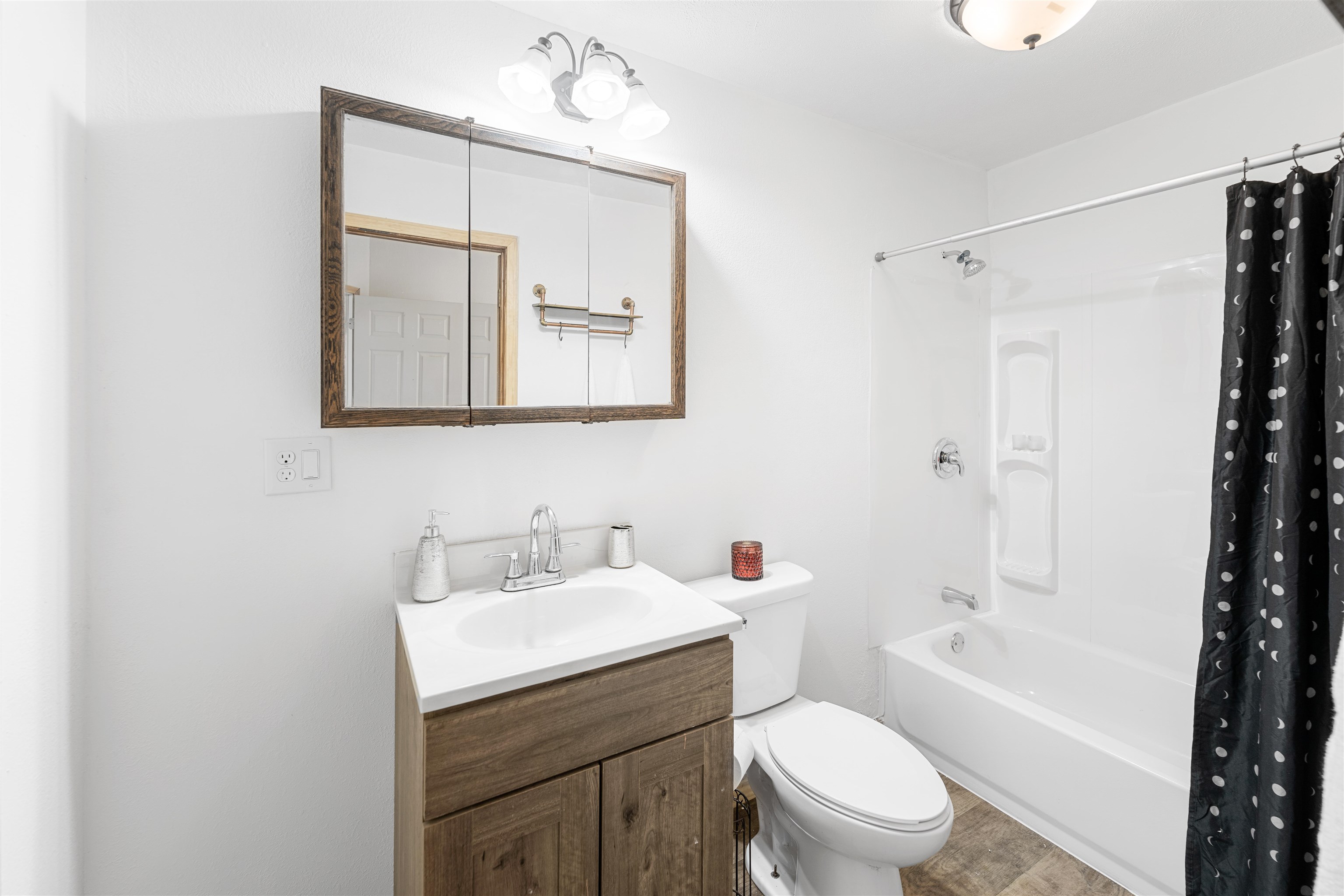 123 King St Property Photo 10