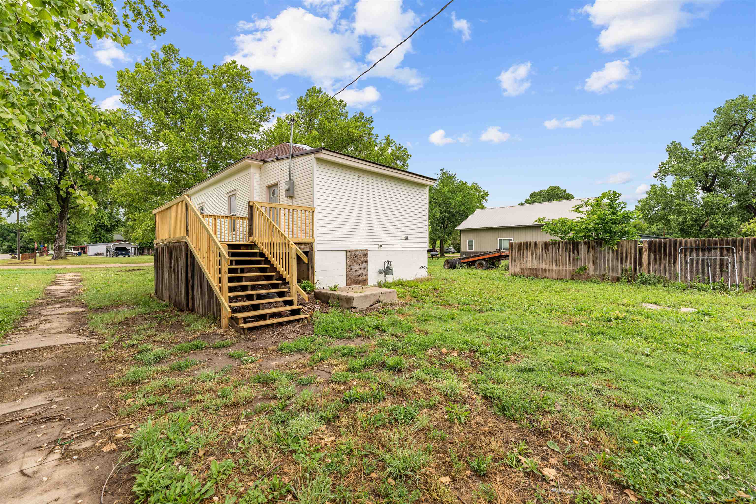 123 King St Property Photo 14