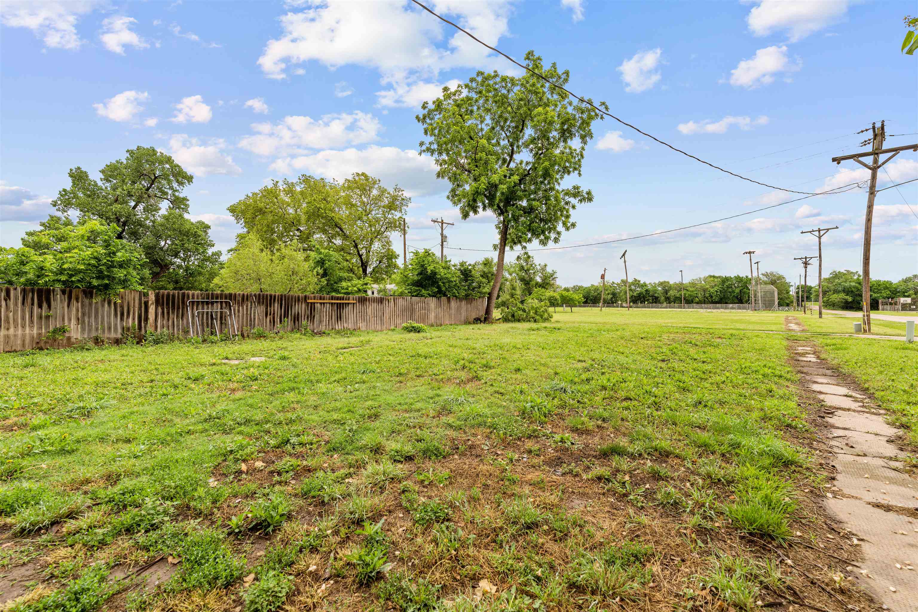 123 King St Property Photo 15