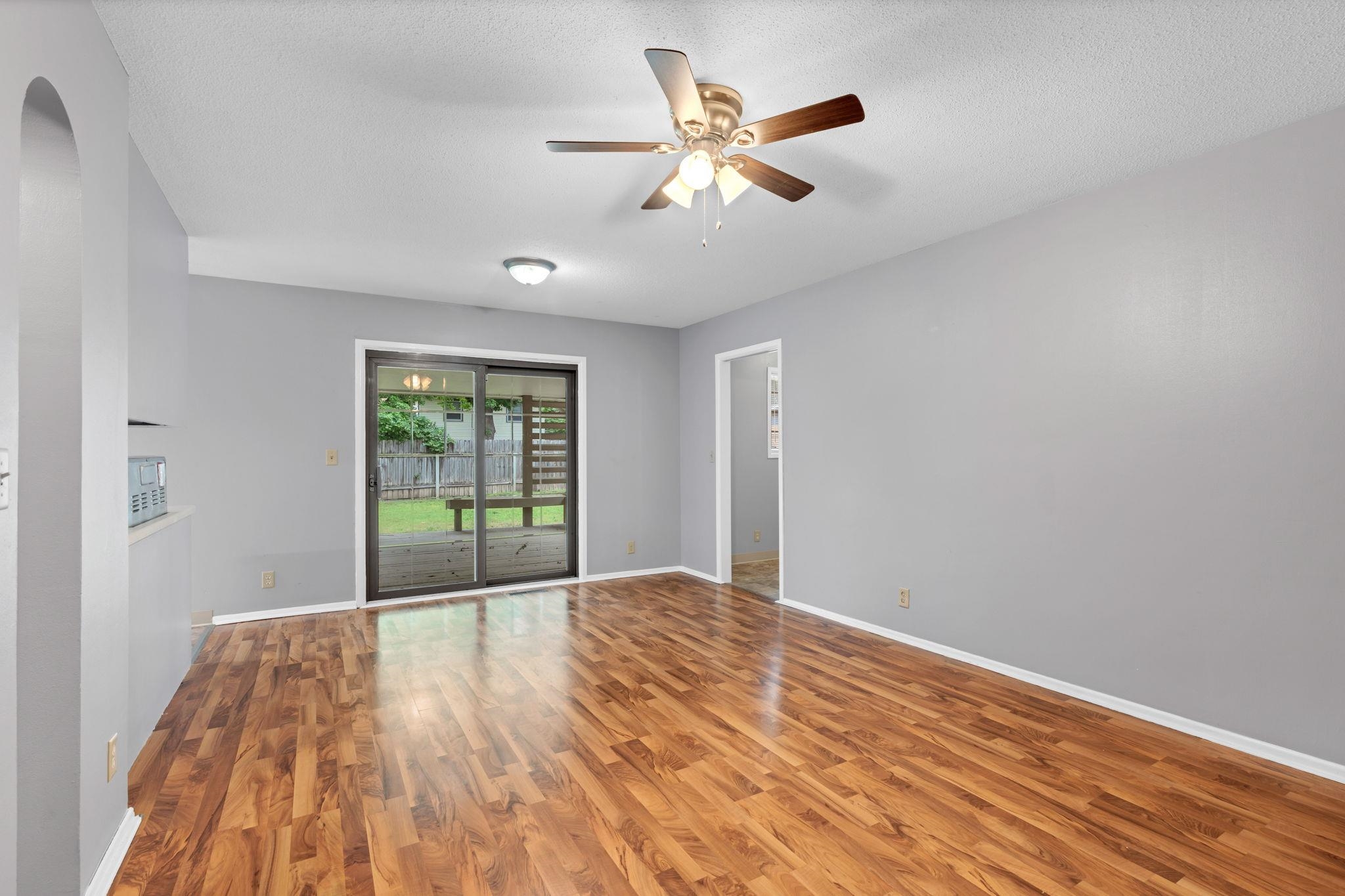 1306 N Brookfield Ln Property Photo 4