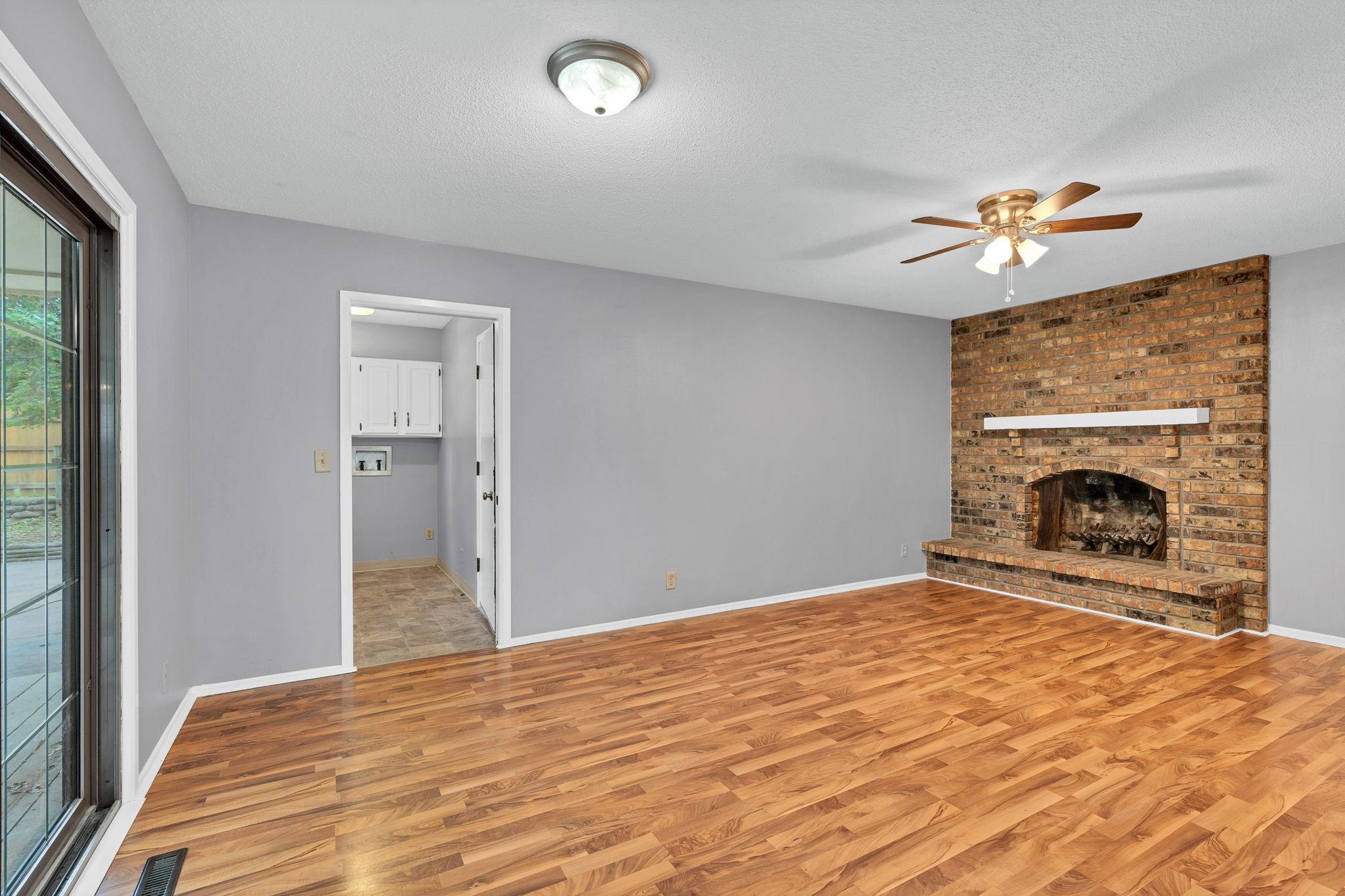 1306 N Brookfield Ln Property Photo 5